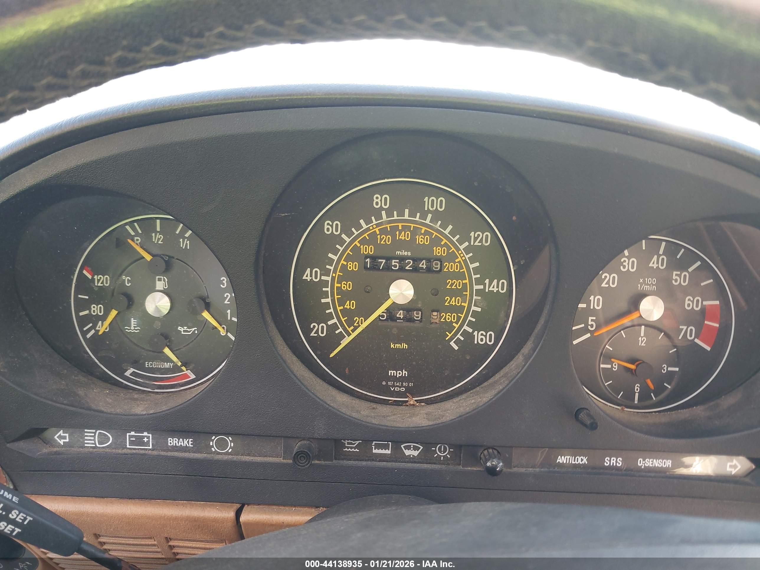 MERCEDES-BENZ 560 image 7