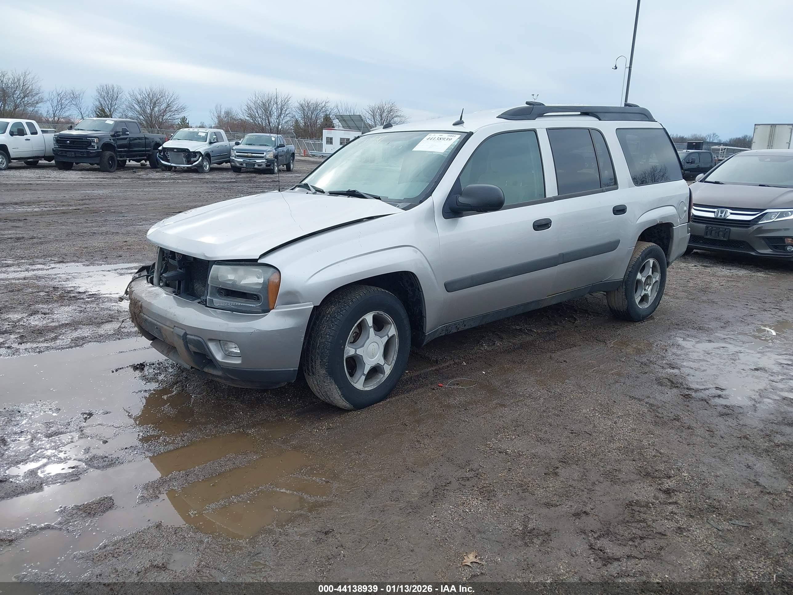 CHEVROLET TRAILBLAZER image 2