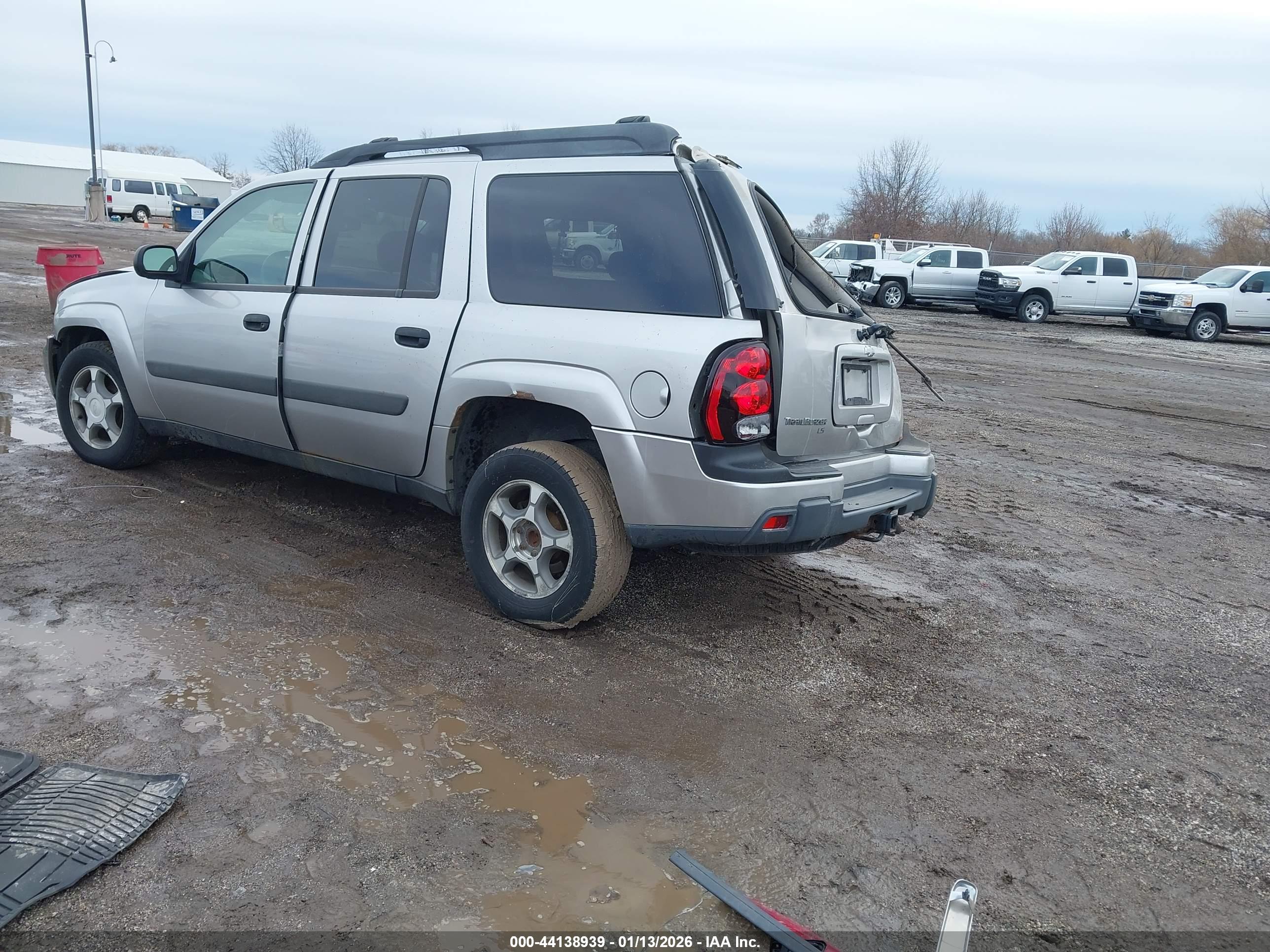 CHEVROLET TRAILBLAZER image 3