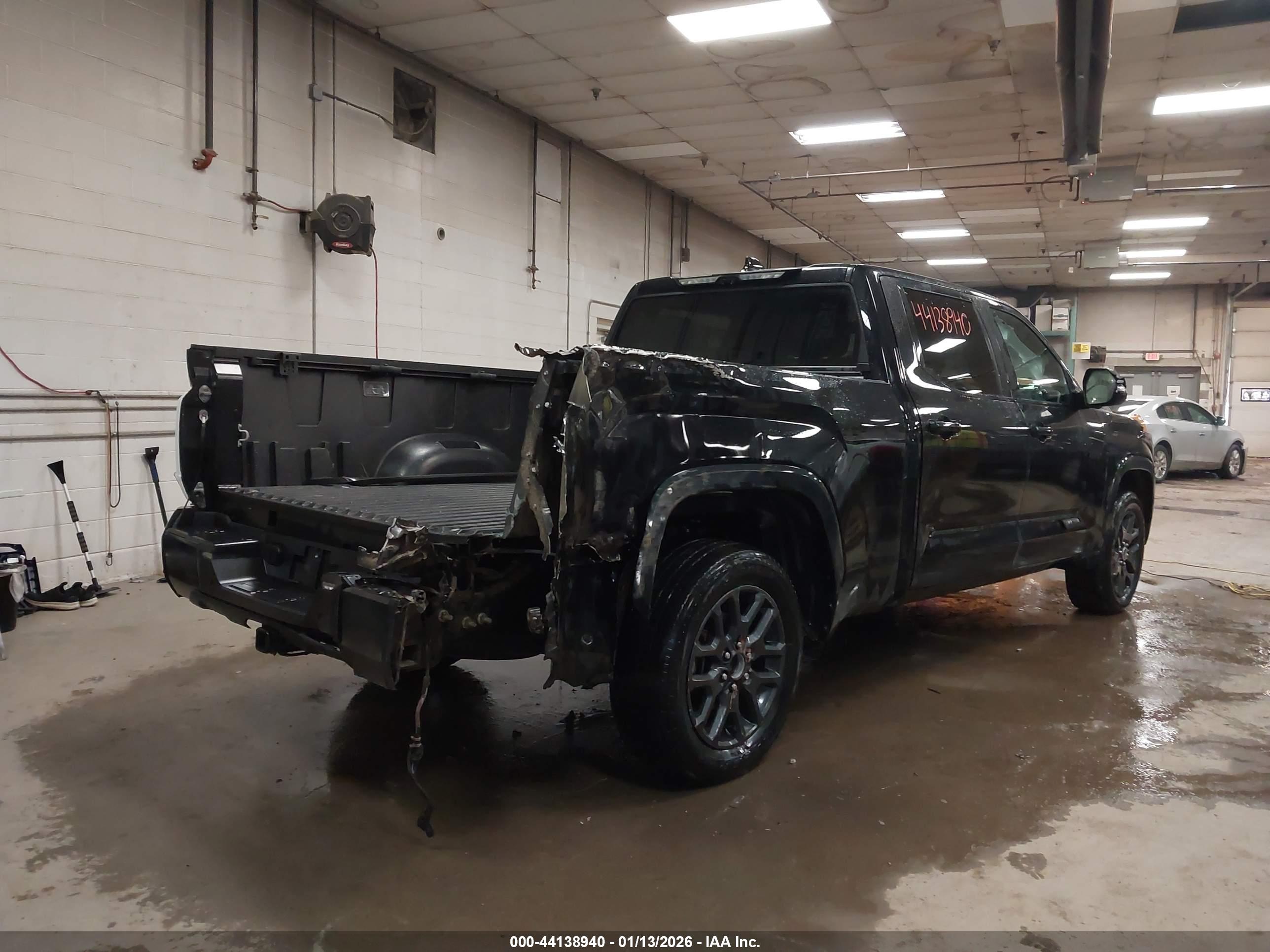 TOYOTA TUNDRA image 4