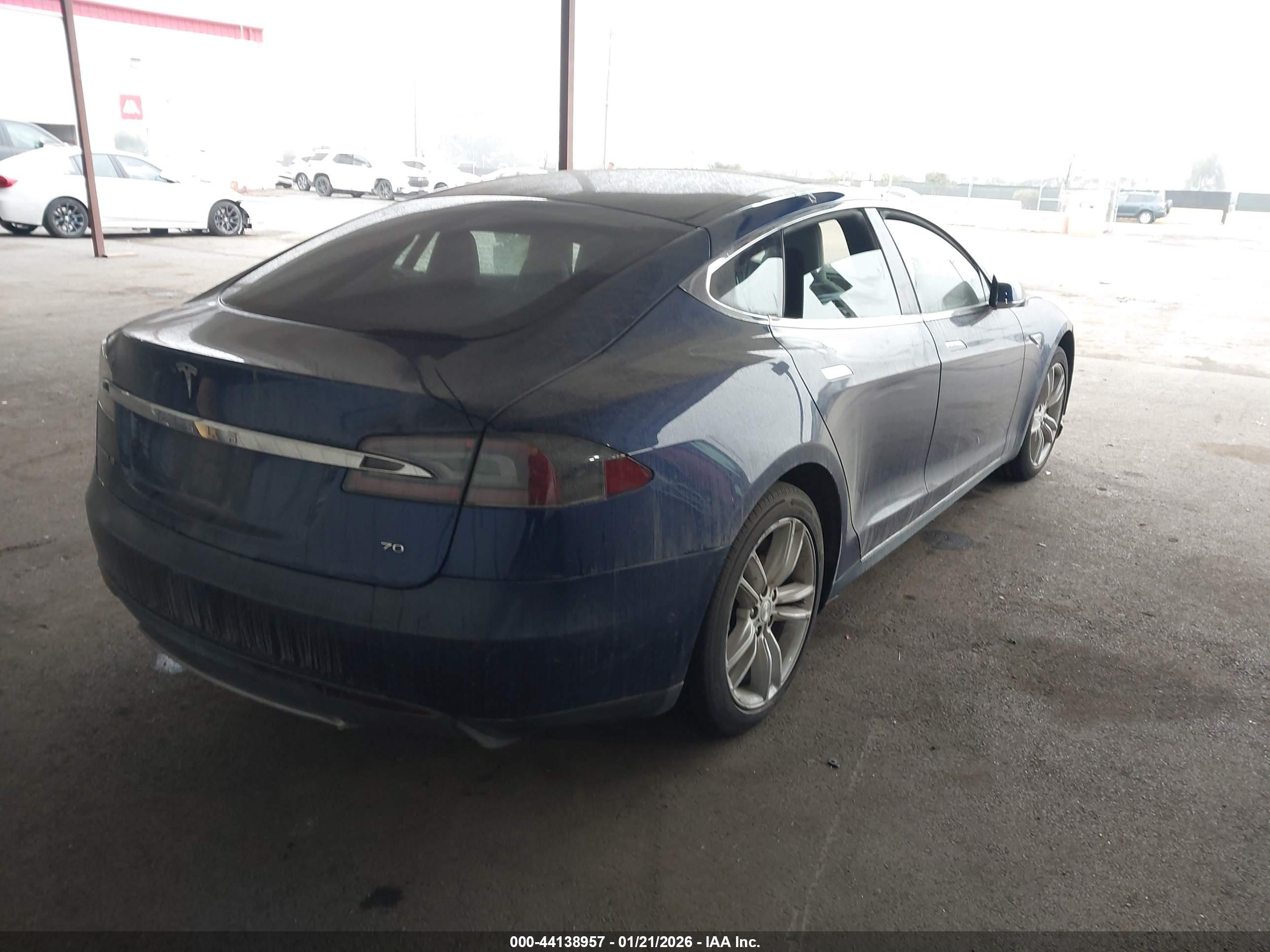 TESLA MODEL image 4