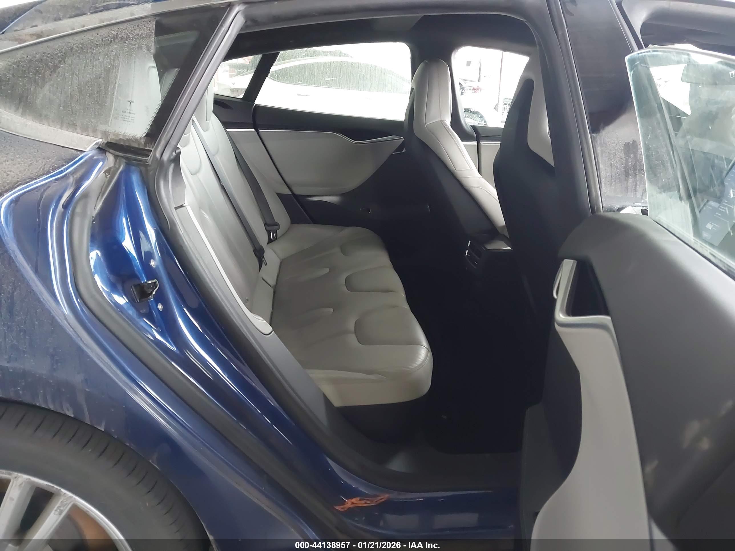 TESLA MODEL image 8