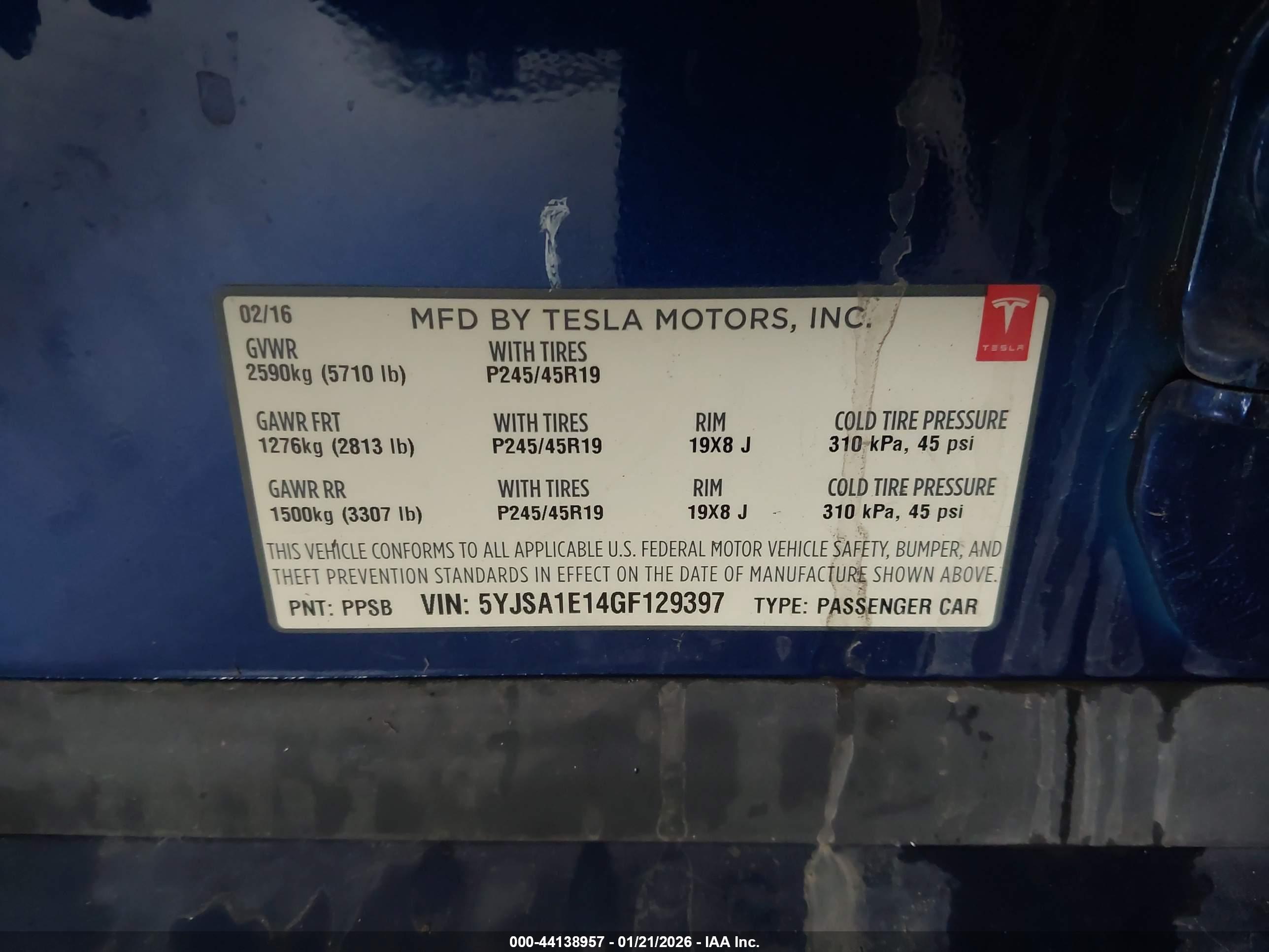 TESLA MODEL image 9