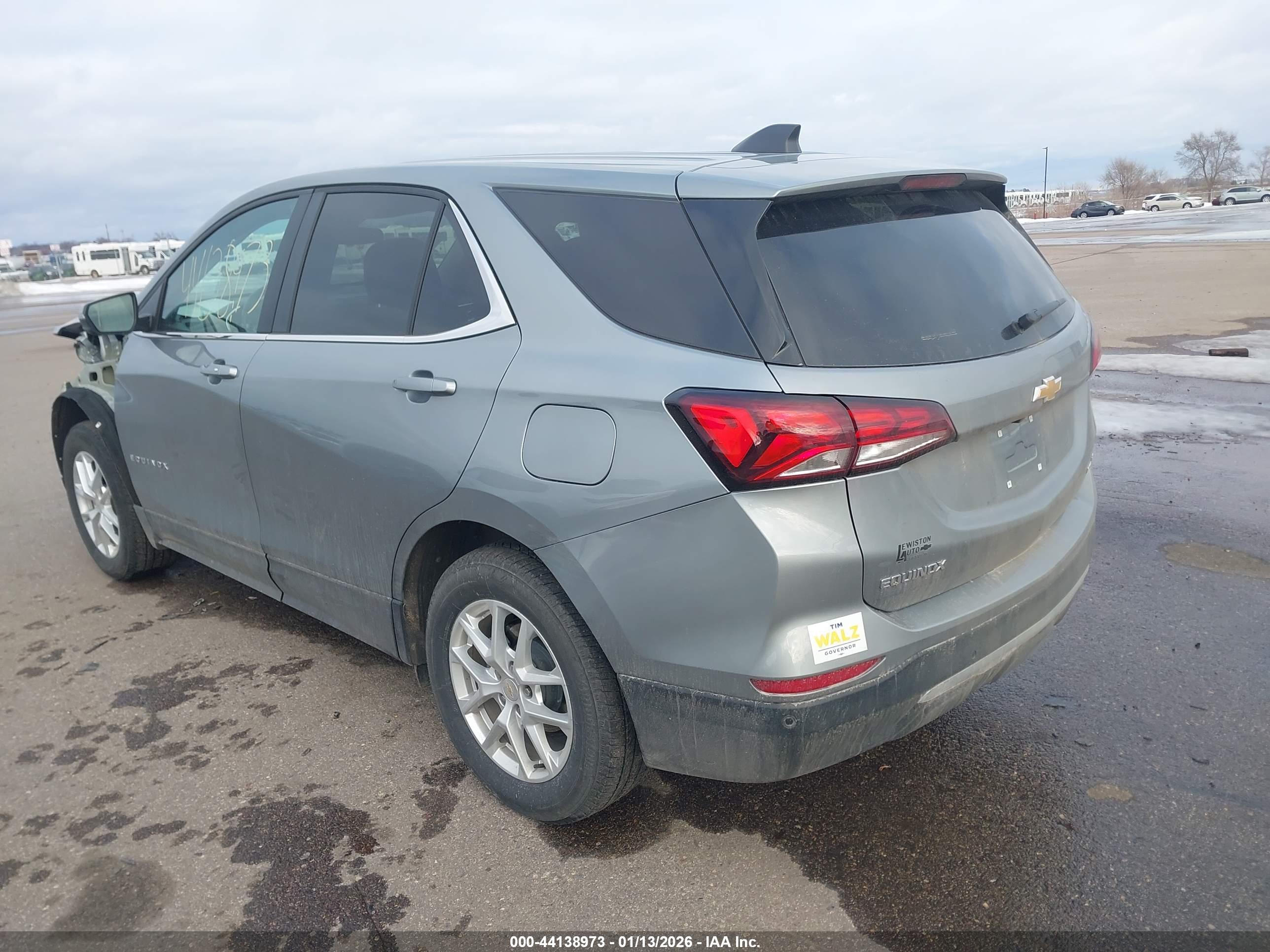 CHEVROLET EQUINOX image 3