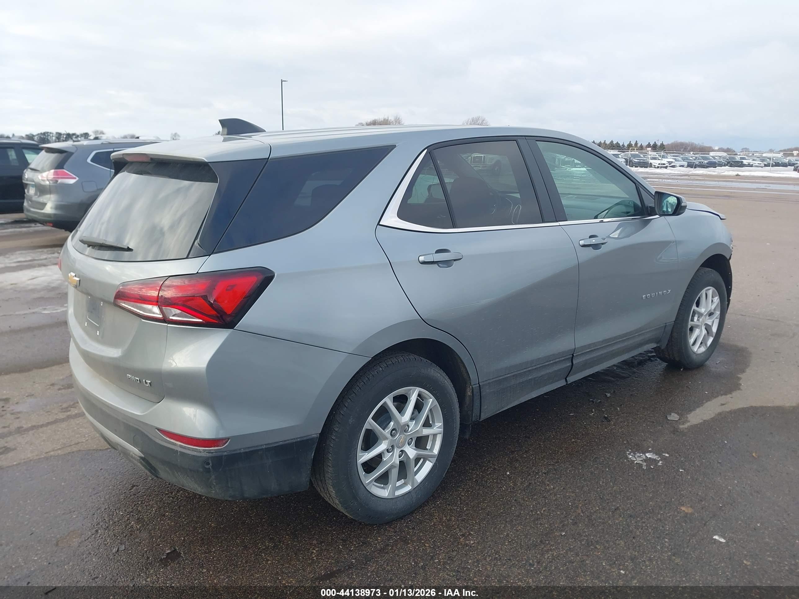 CHEVROLET EQUINOX image 4