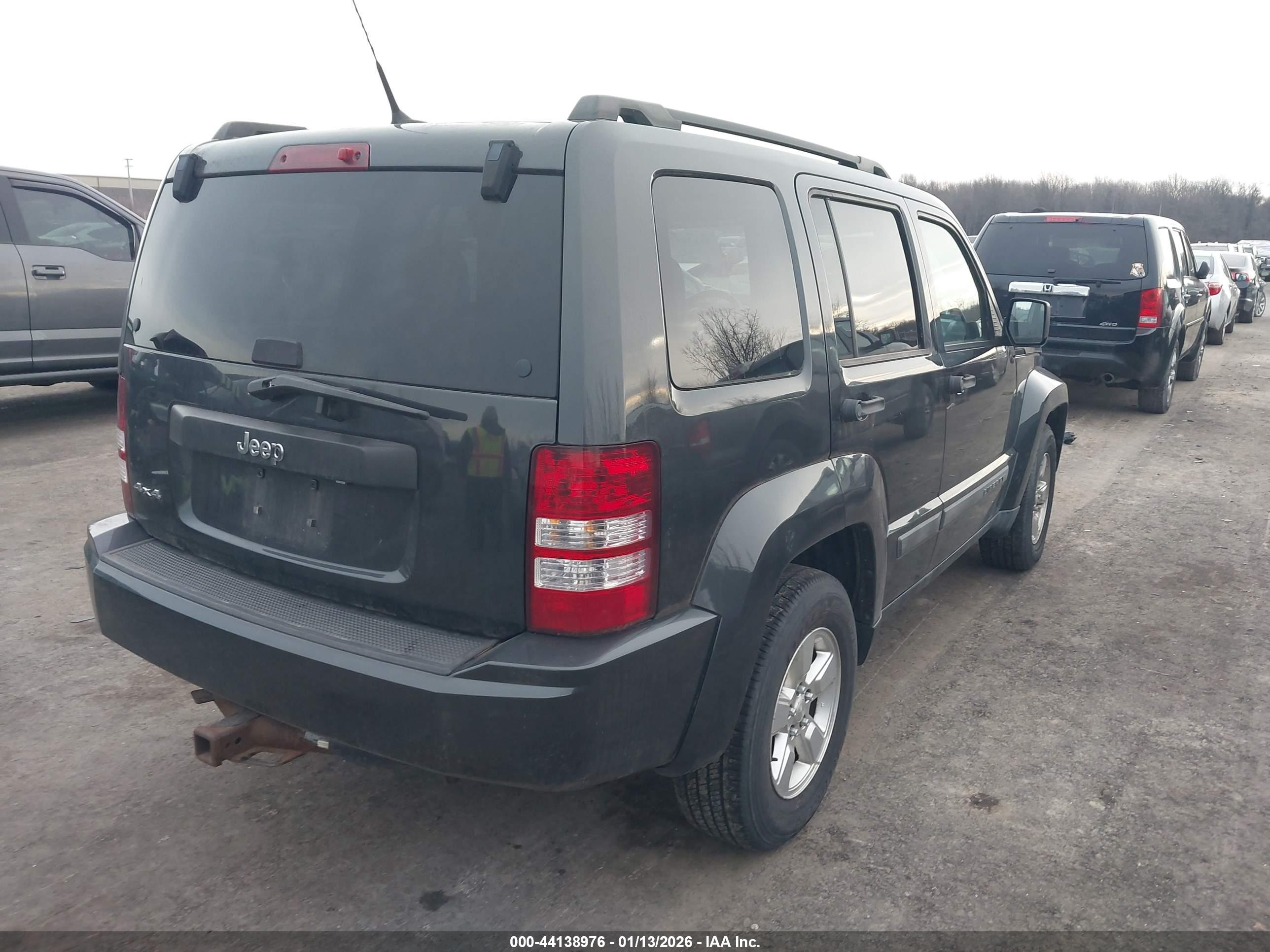 JEEP LIBERTY image 4