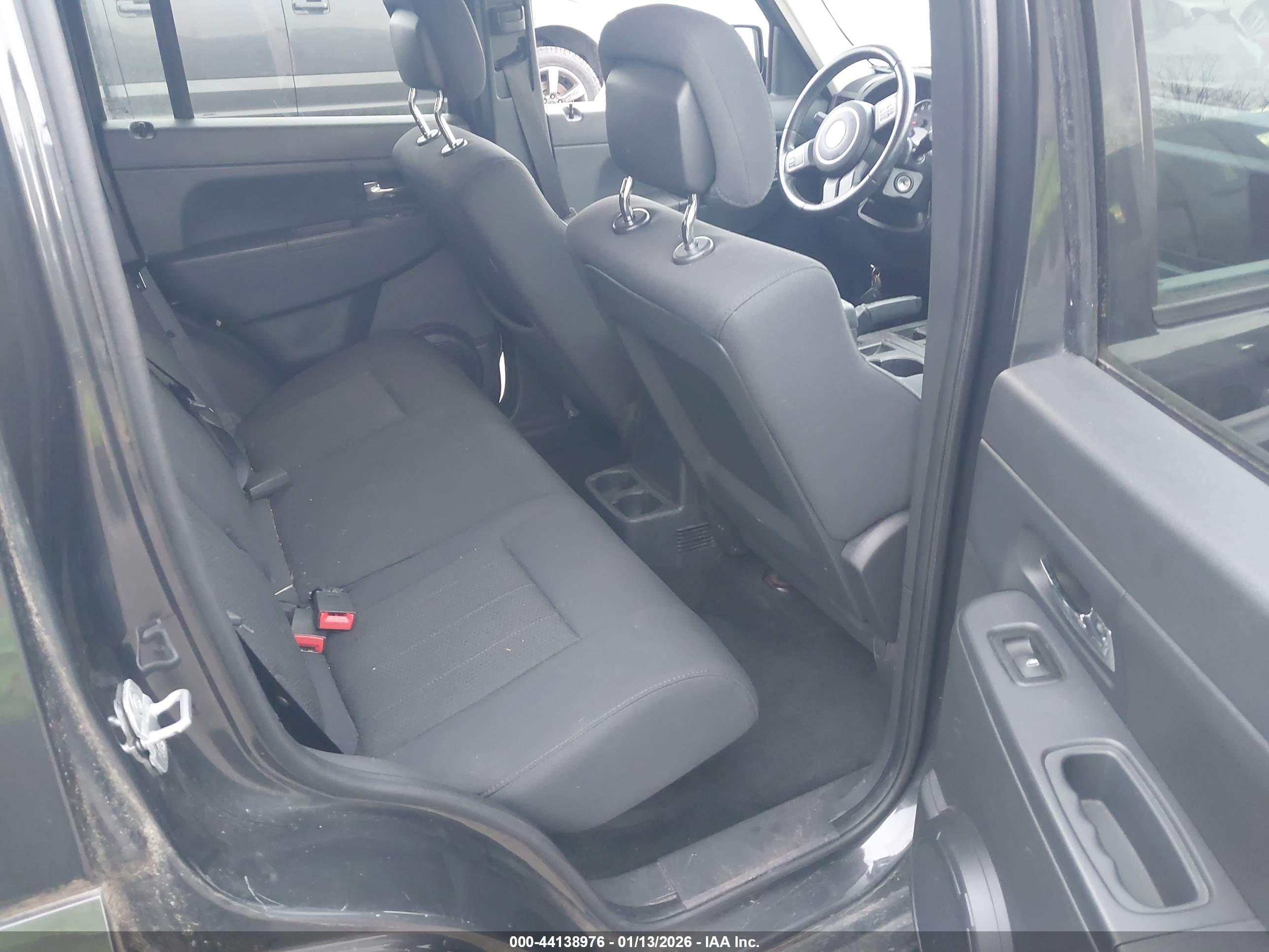 JEEP LIBERTY image 8