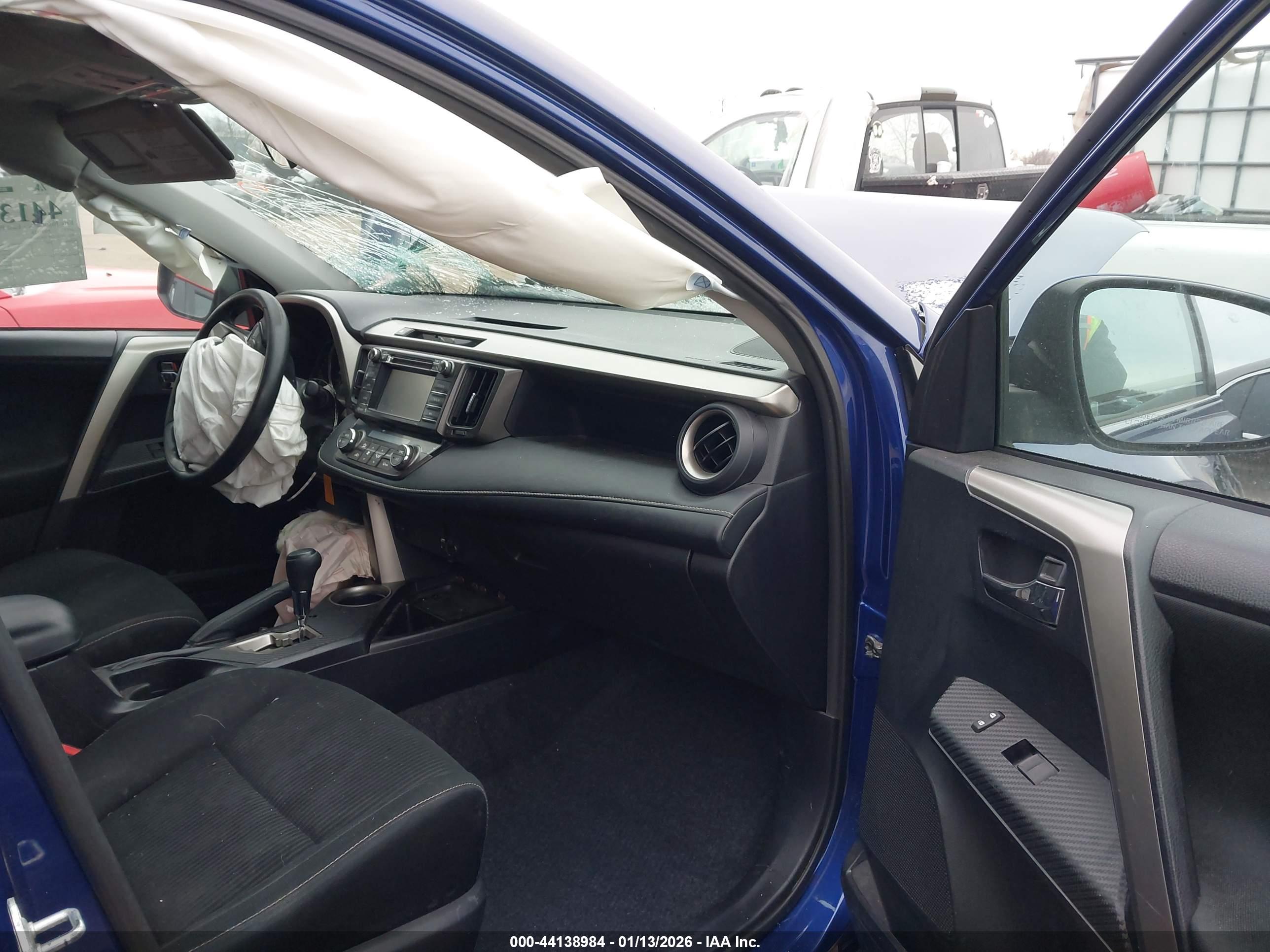 TOYOTA RAV4 image 5