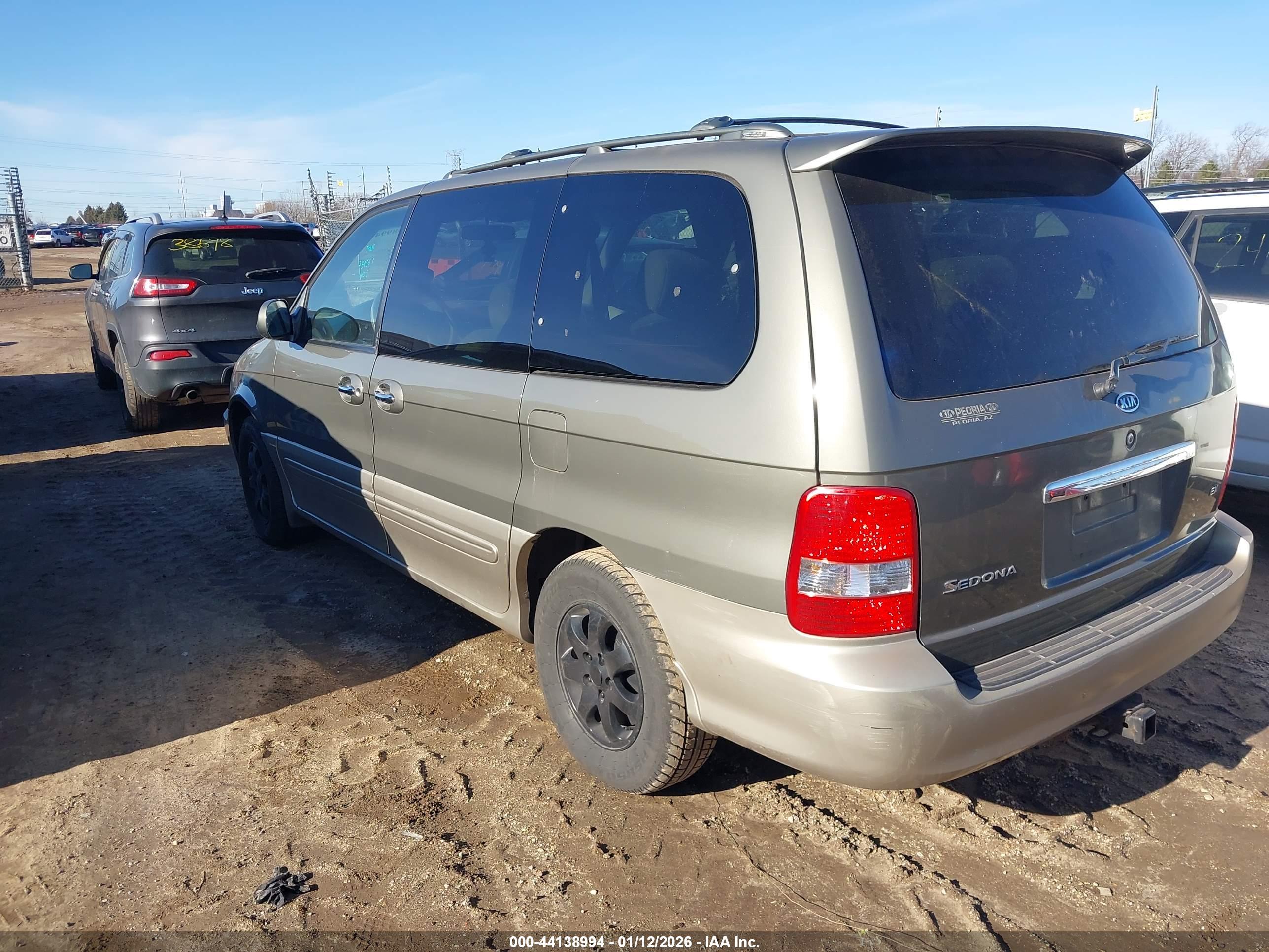 KIA SEDONA image 3