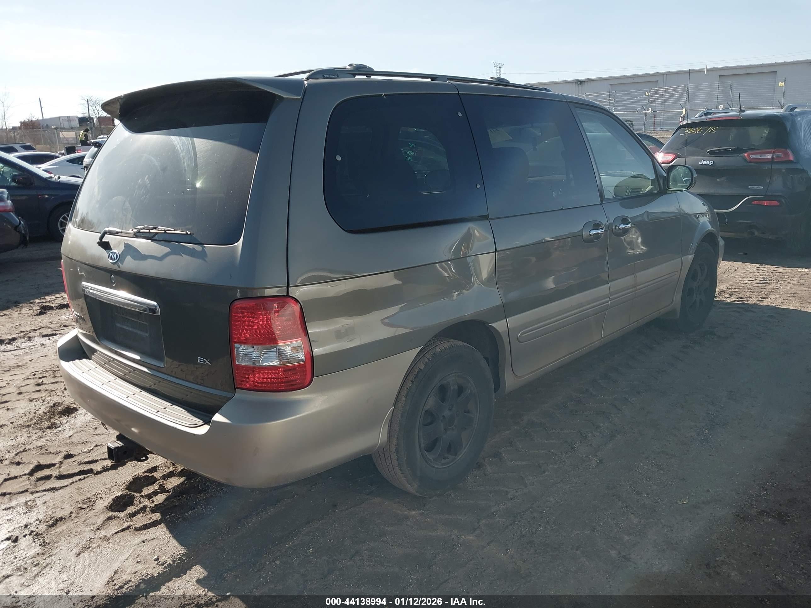KIA SEDONA image 4