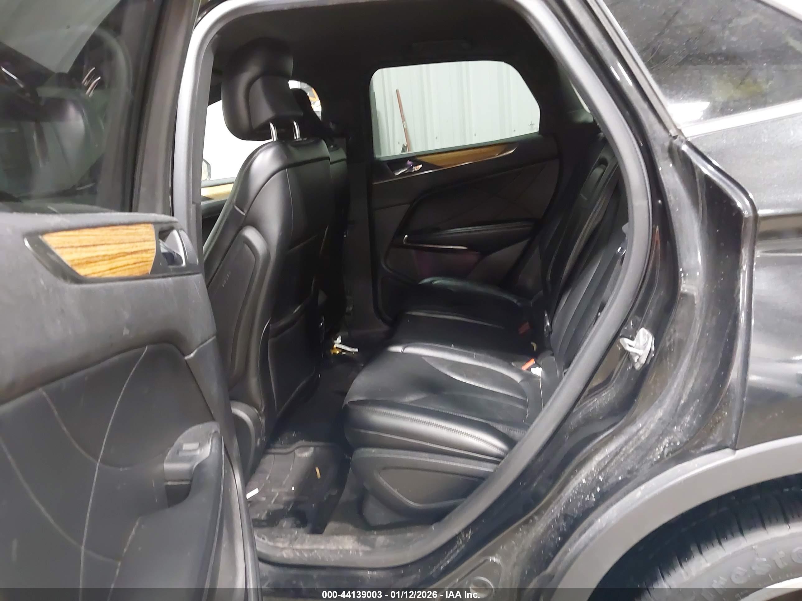 LINCOLN MKC image 8