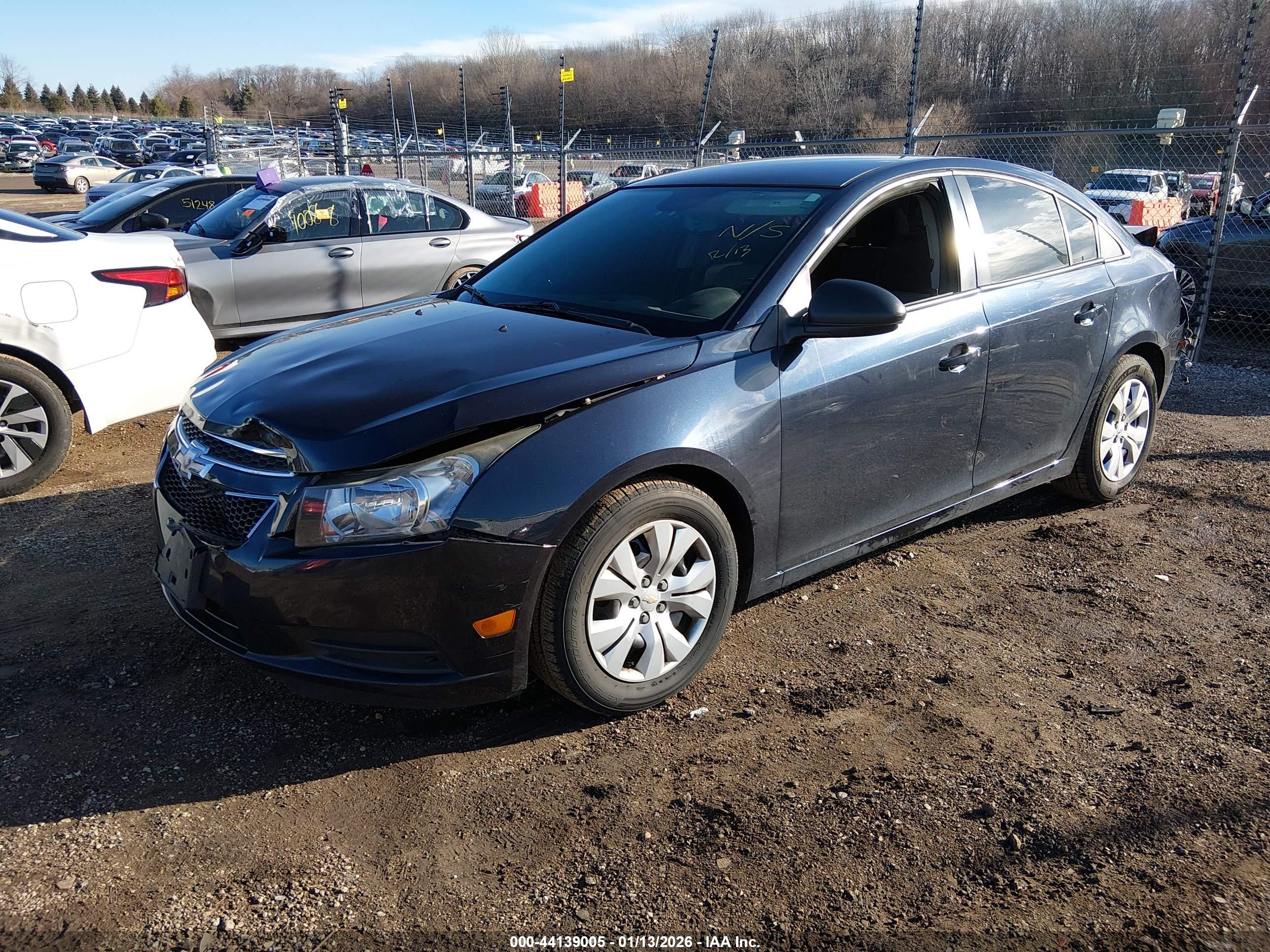 CHEVROLET CRUZE image 2