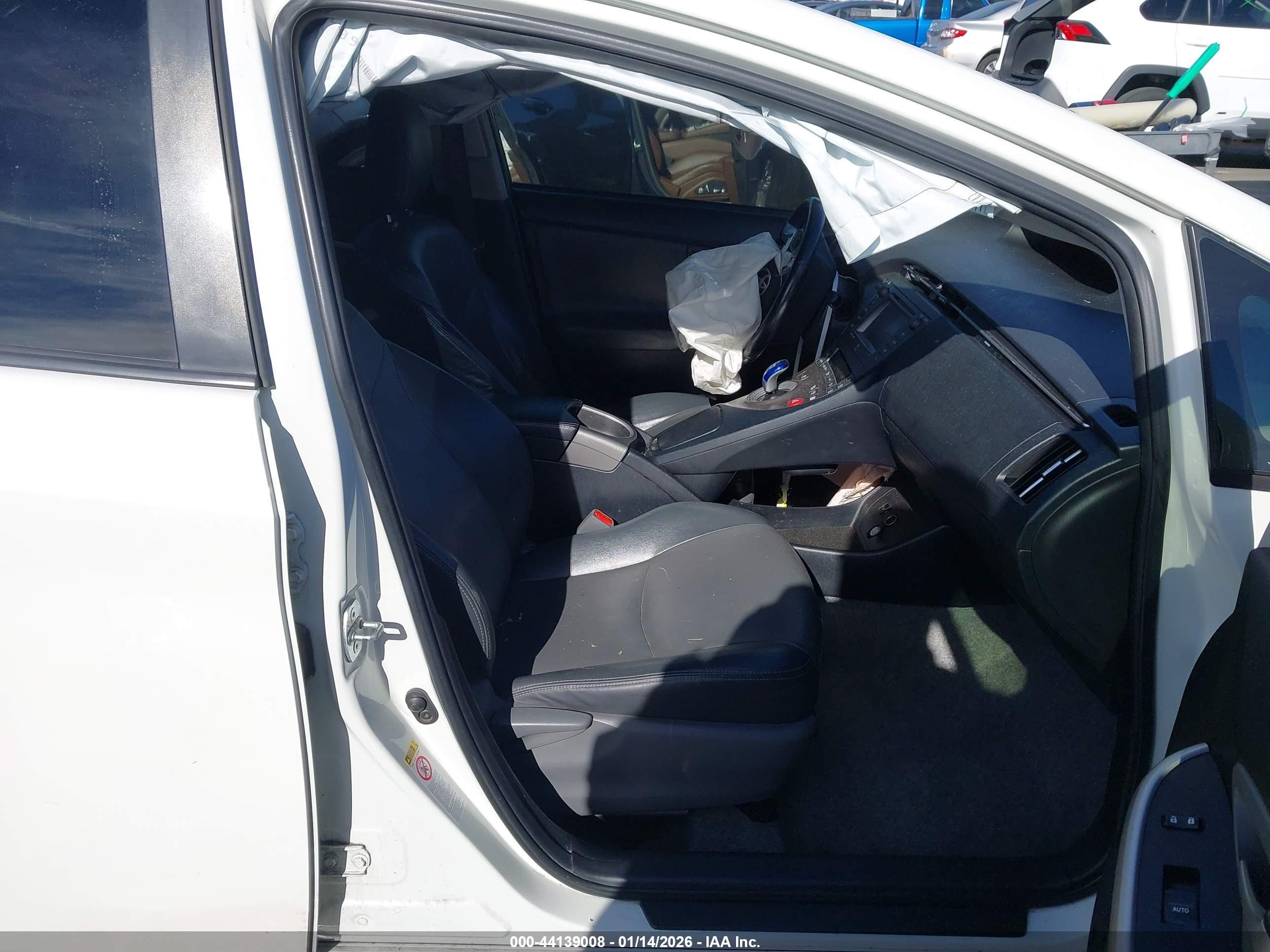 TOYOTA PRIUS image 5