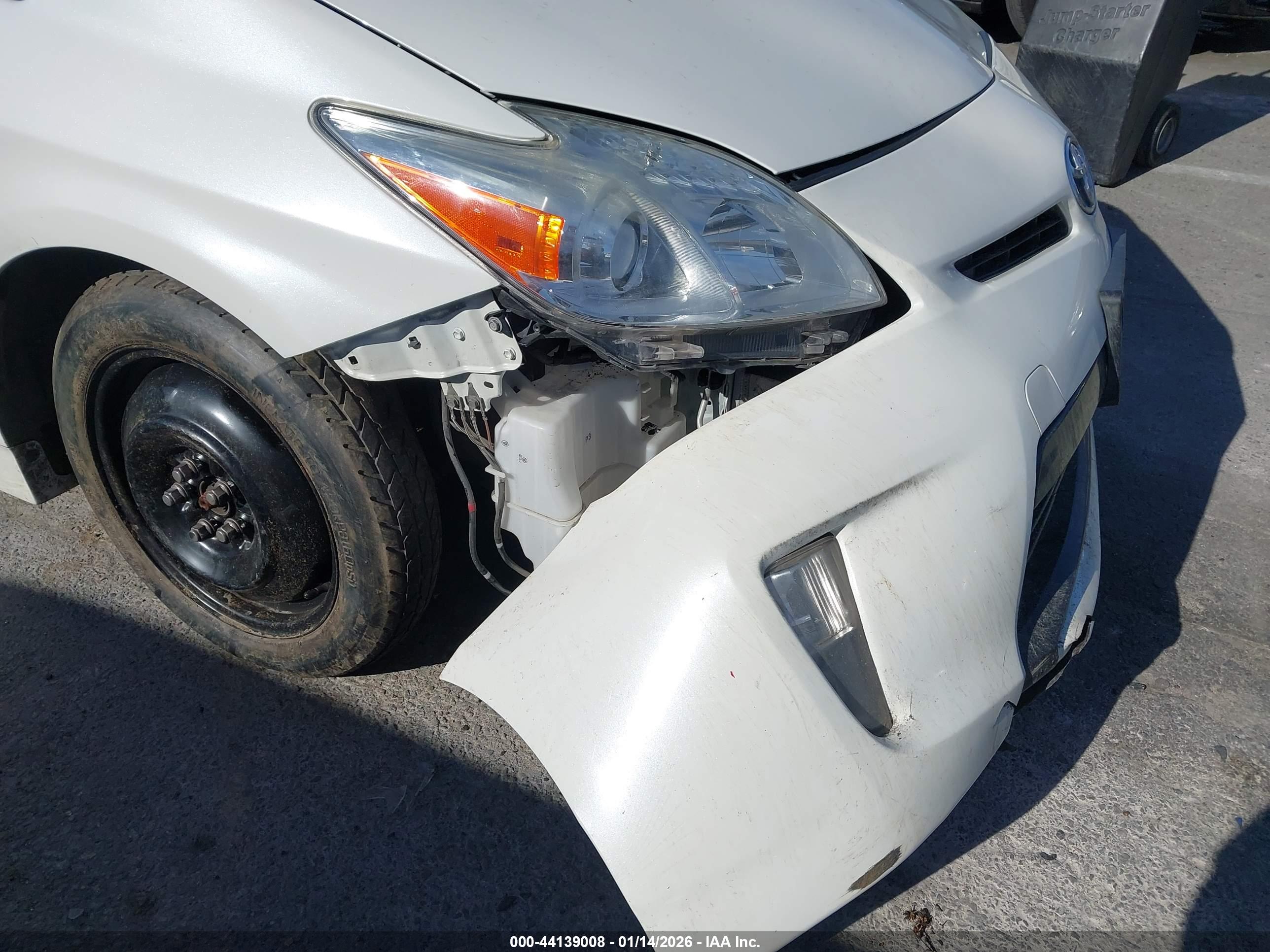 TOYOTA PRIUS image 6