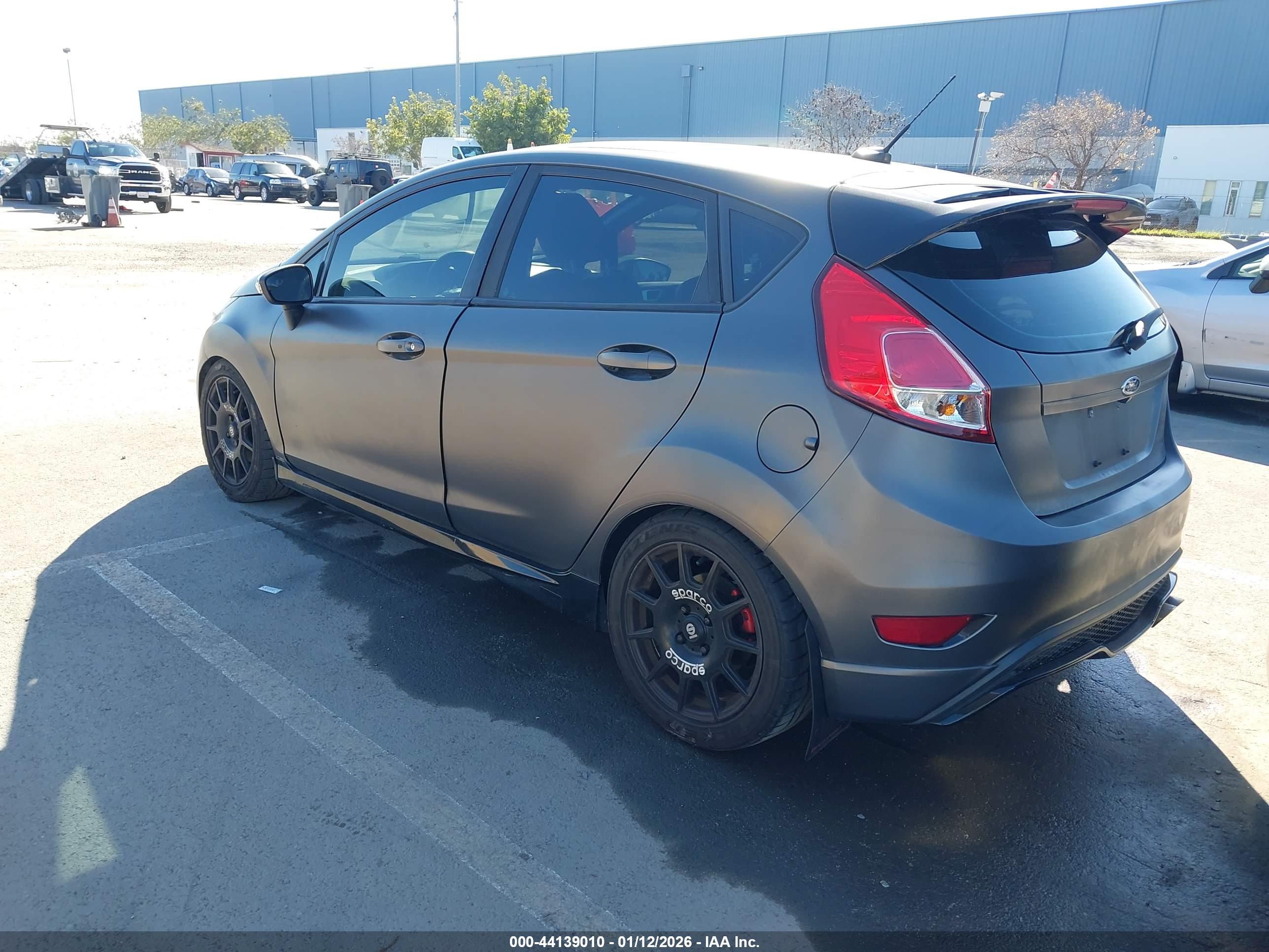 FORD FIESTA image 3