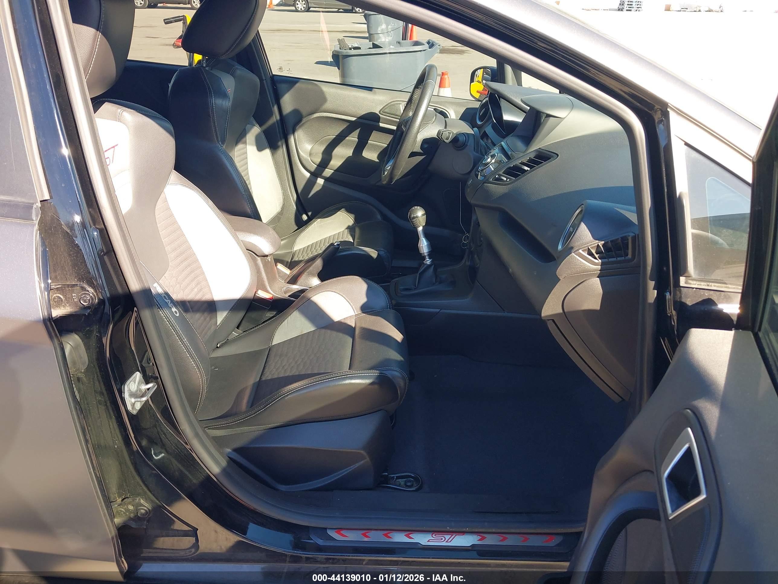 FORD FIESTA image 5