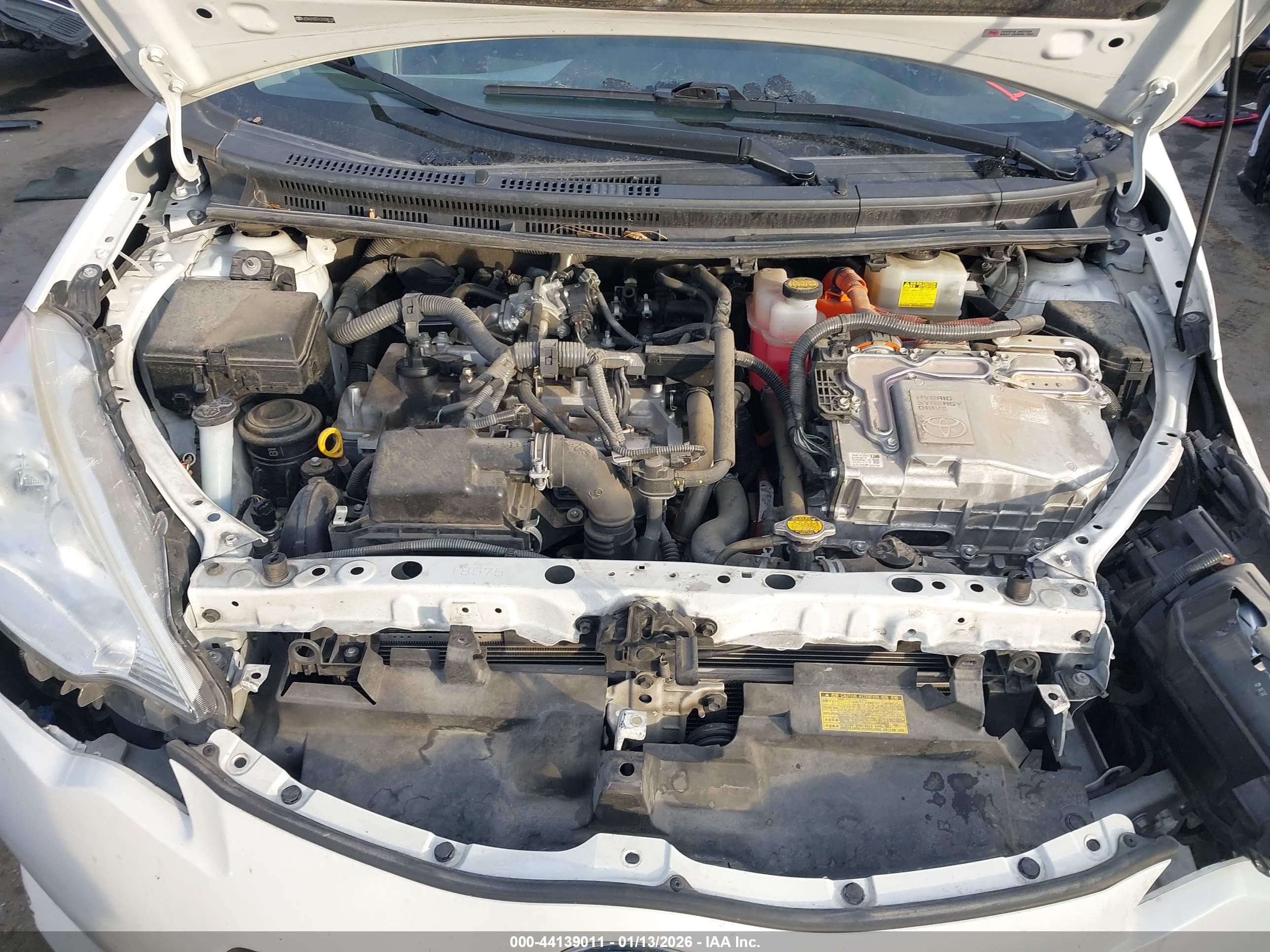 TOYOTA PRIUS image 10