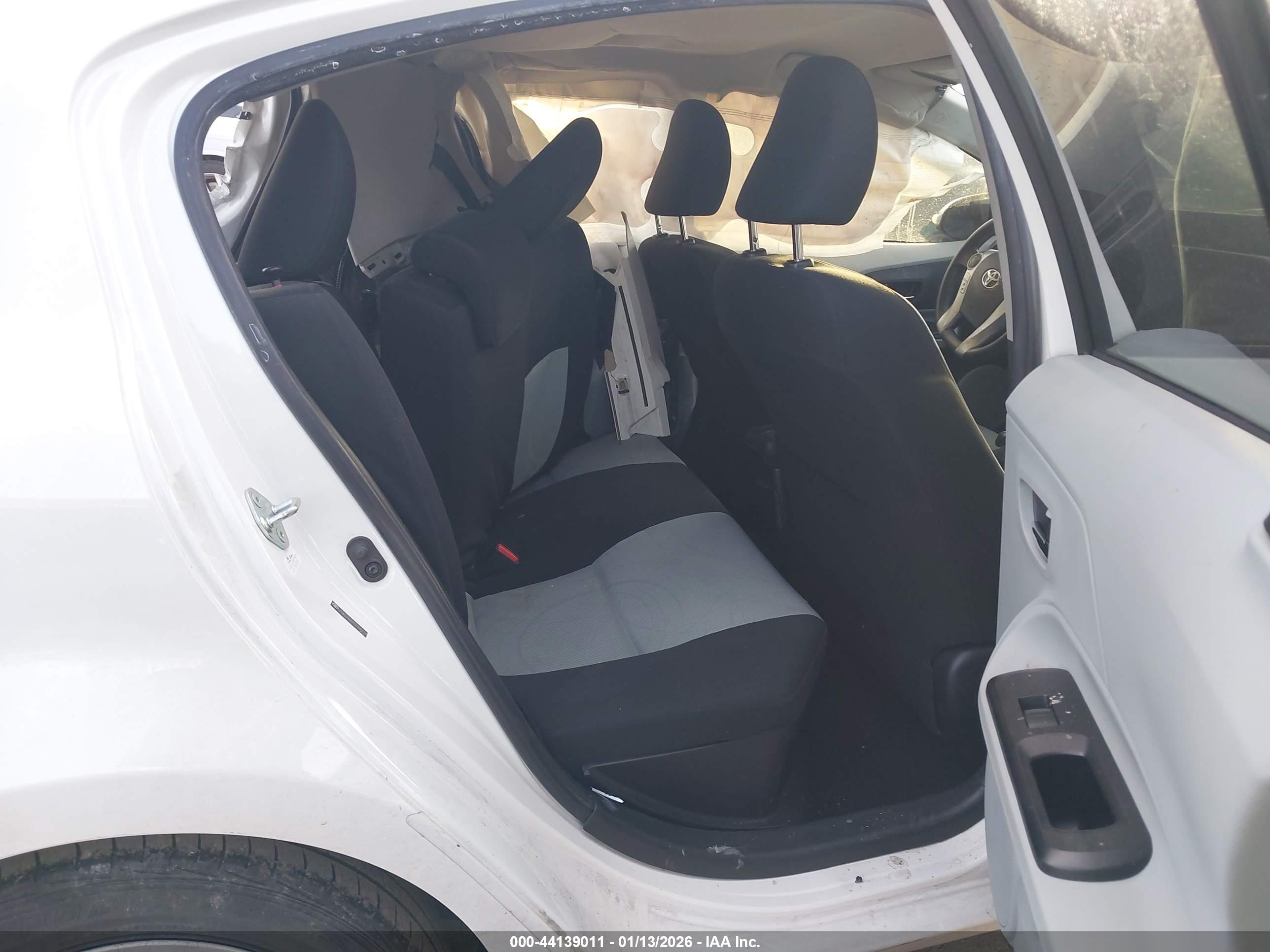 TOYOTA PRIUS image 8