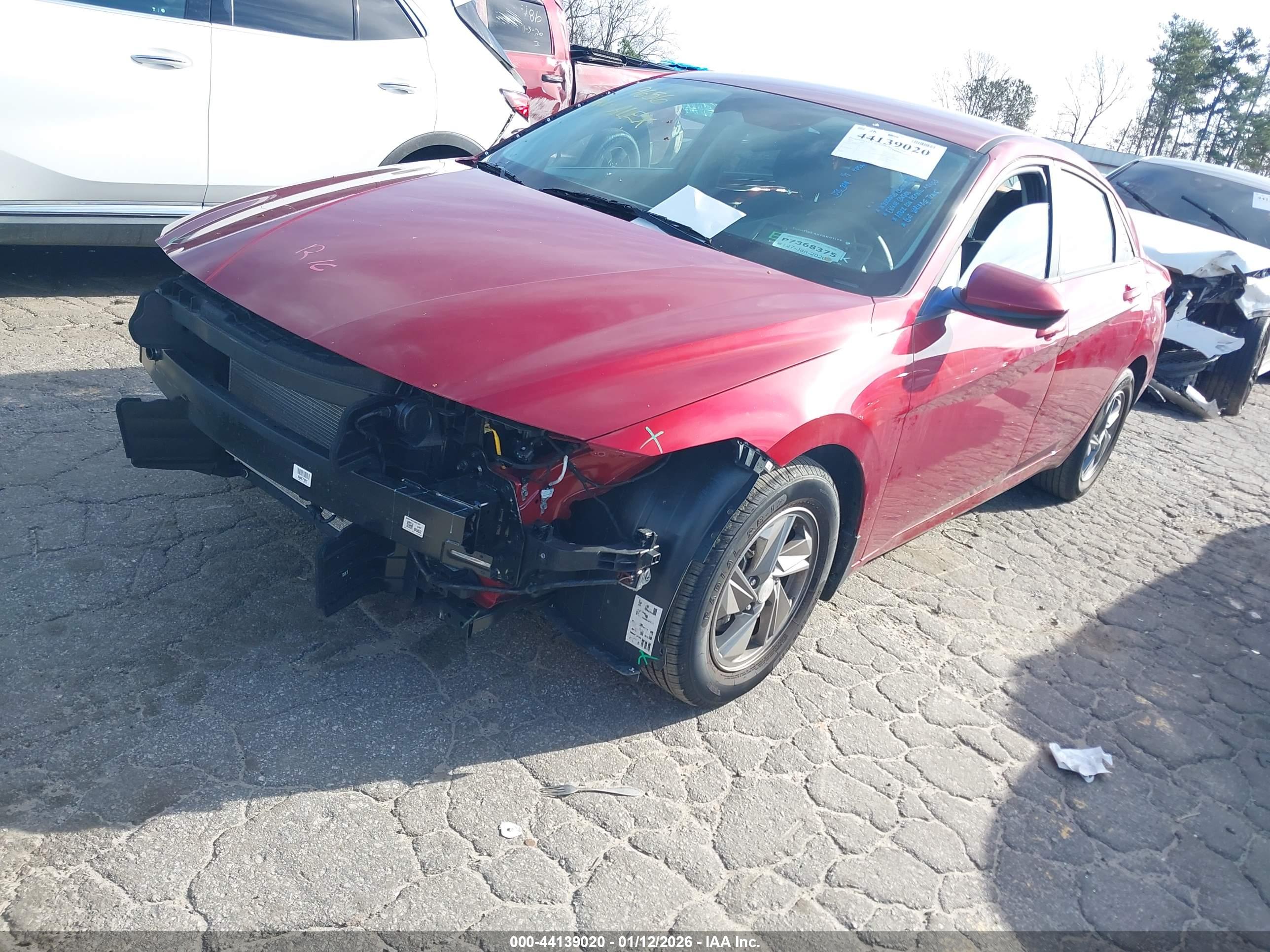 HYUNDAI ELANTRA image 2