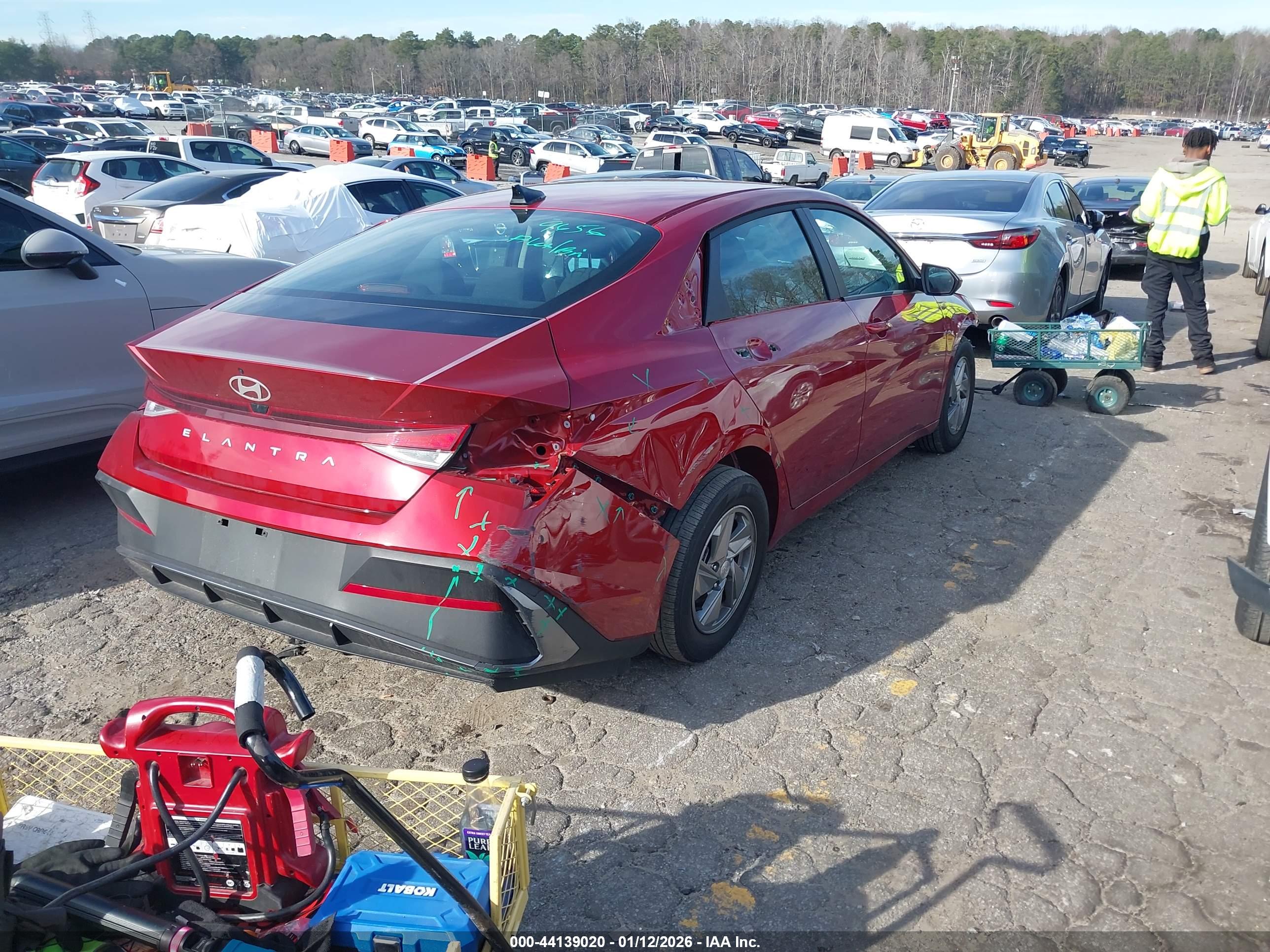 HYUNDAI ELANTRA image 4