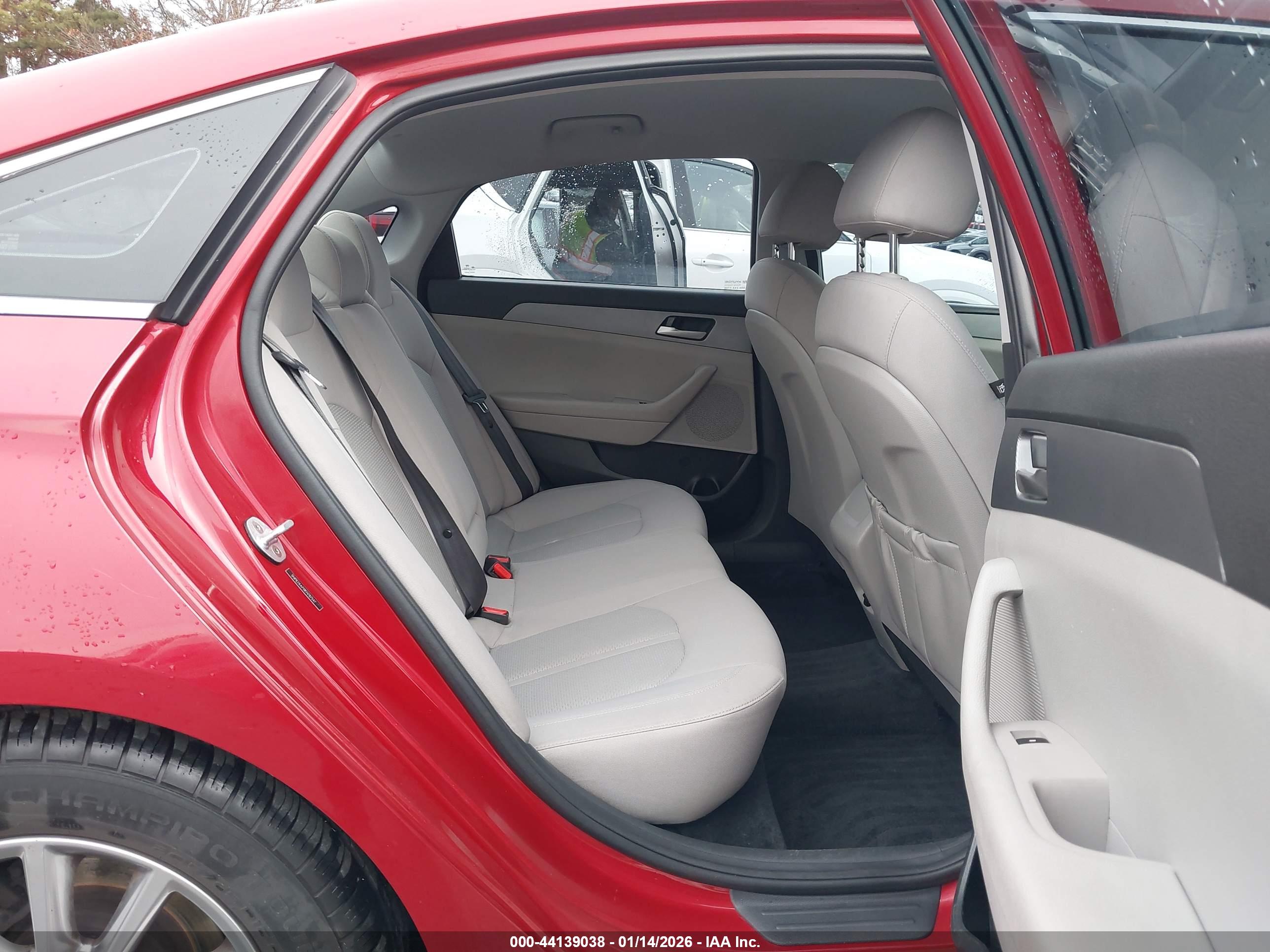 HYUNDAI SONATA image 8