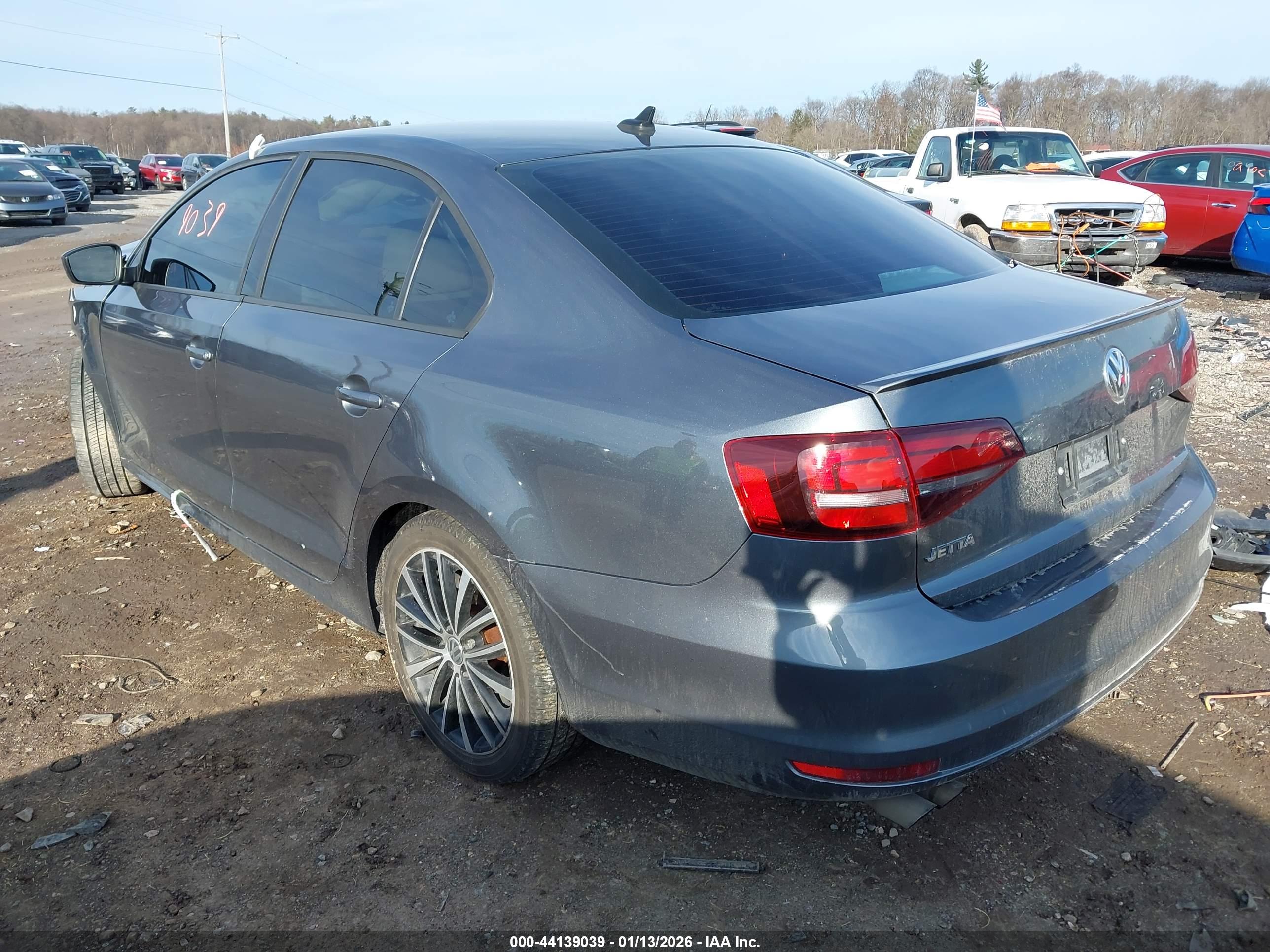 VOLKSWAGEN JETTA image 3
