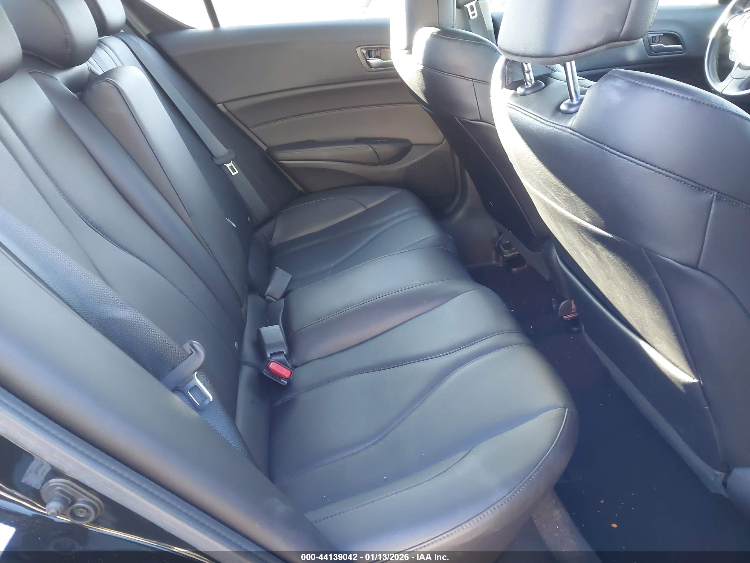 ACURA ILX image 8