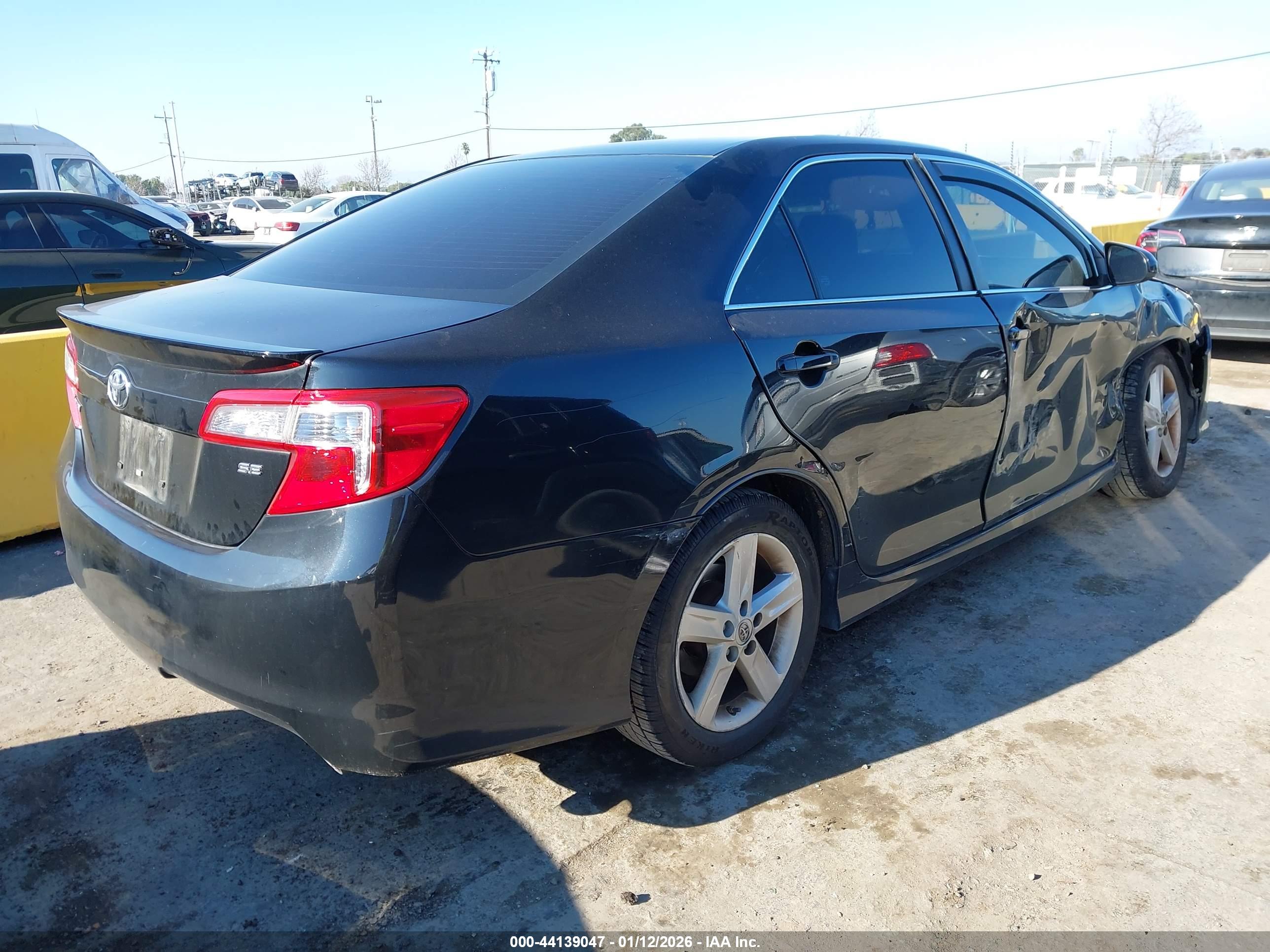 TOYOTA CAMRY image 4