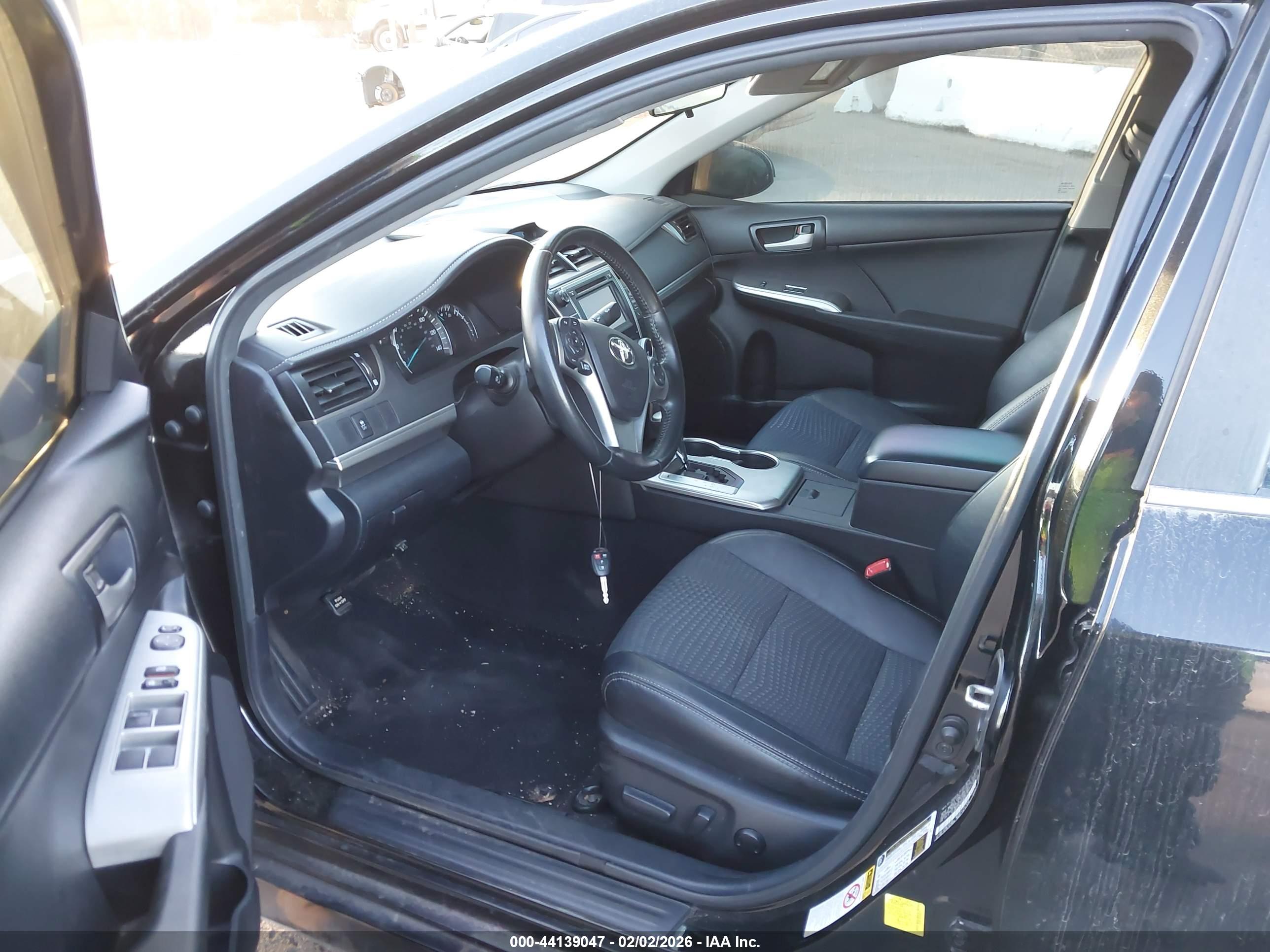 TOYOTA CAMRY image 5