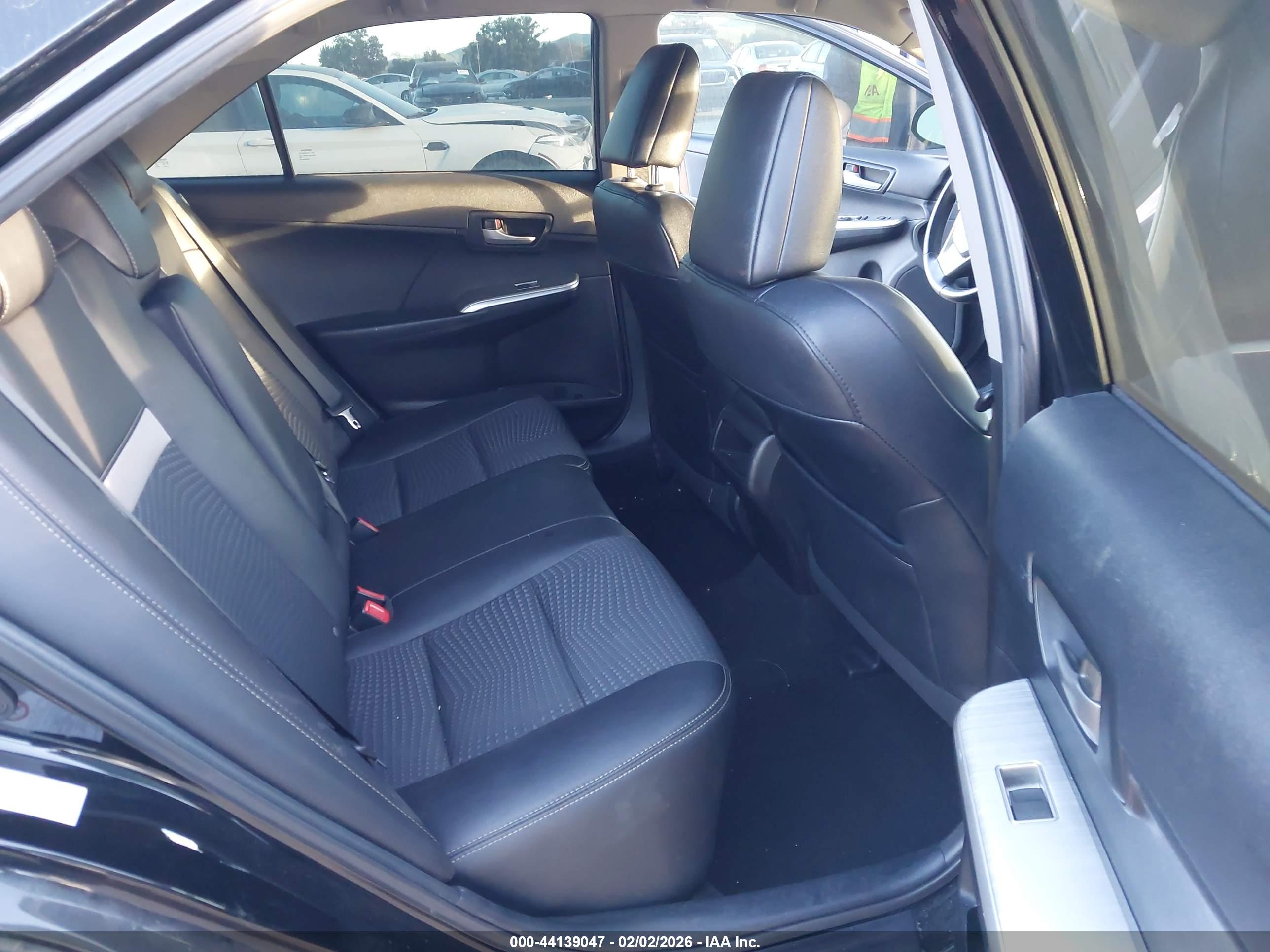 TOYOTA CAMRY image 8