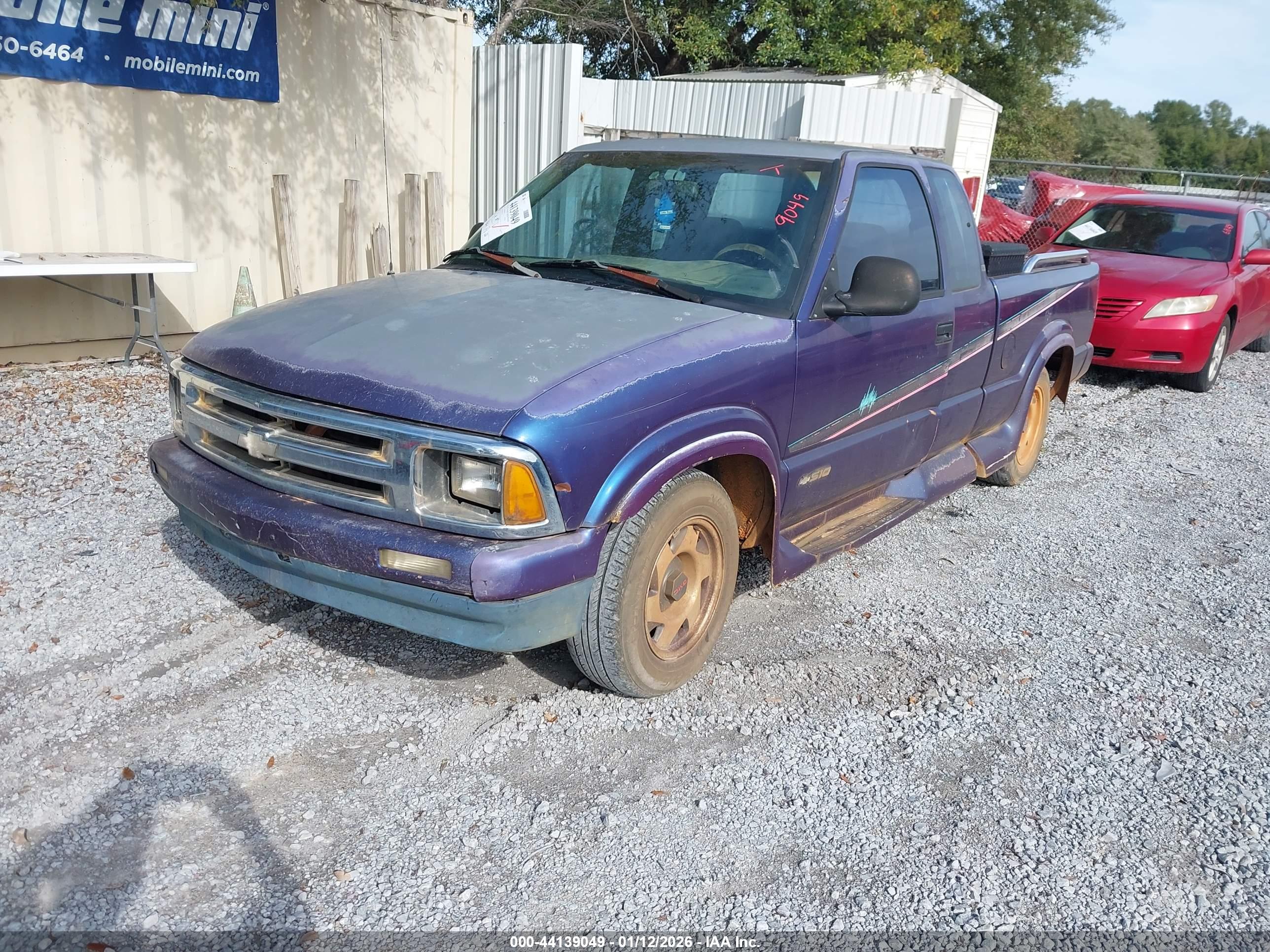 CHEVROLET S image 2