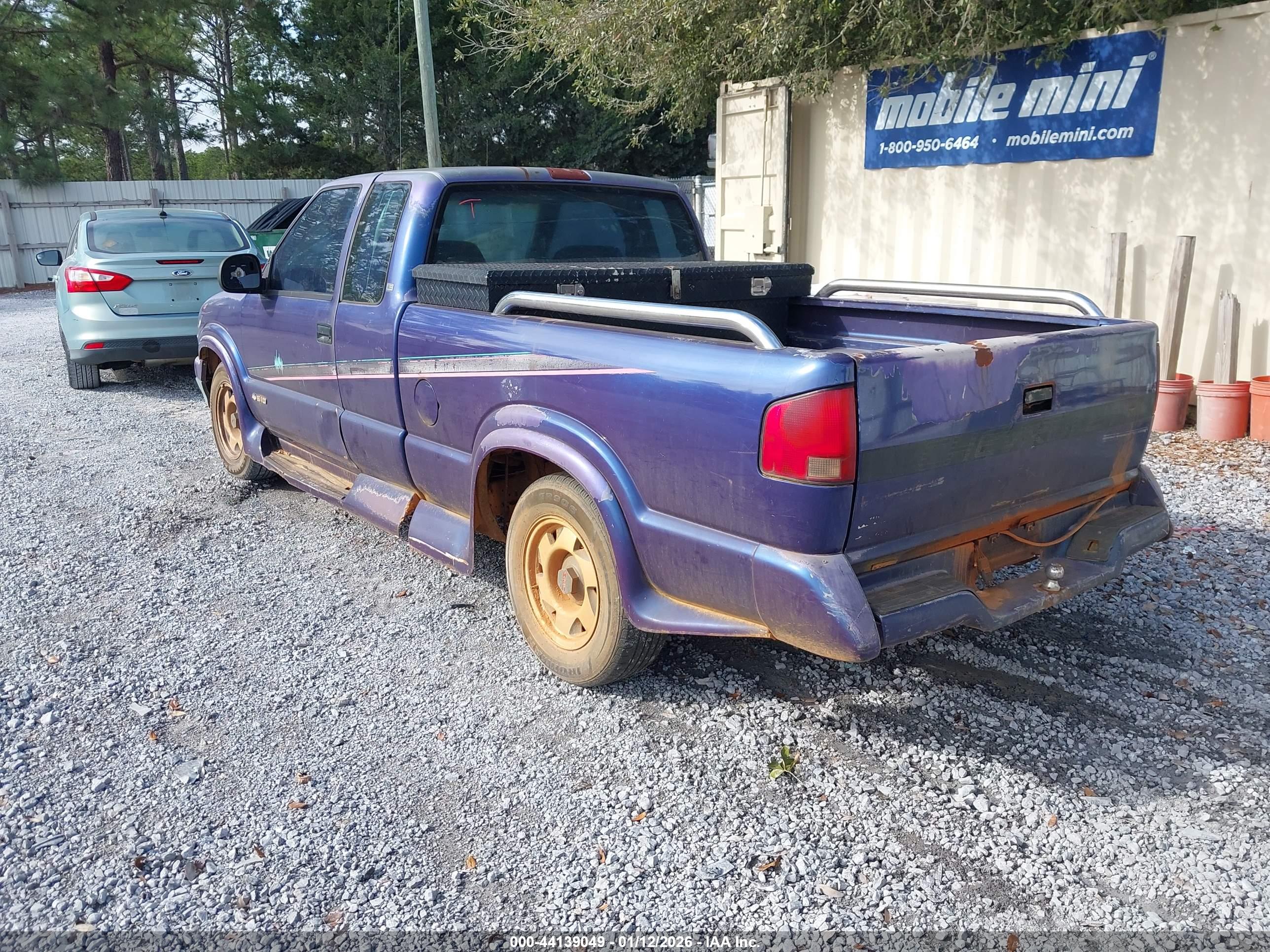 CHEVROLET S image 3