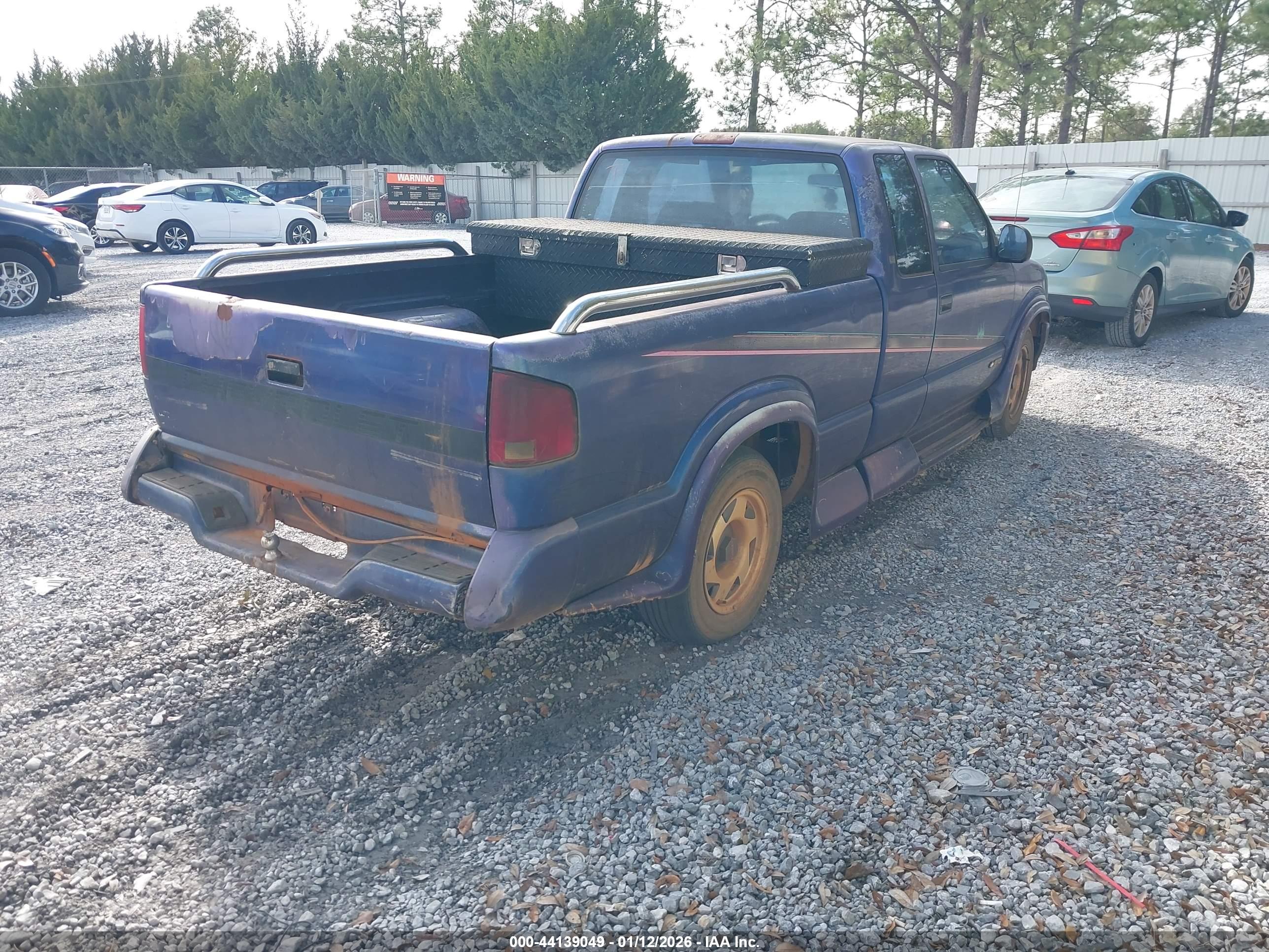 CHEVROLET S image 4