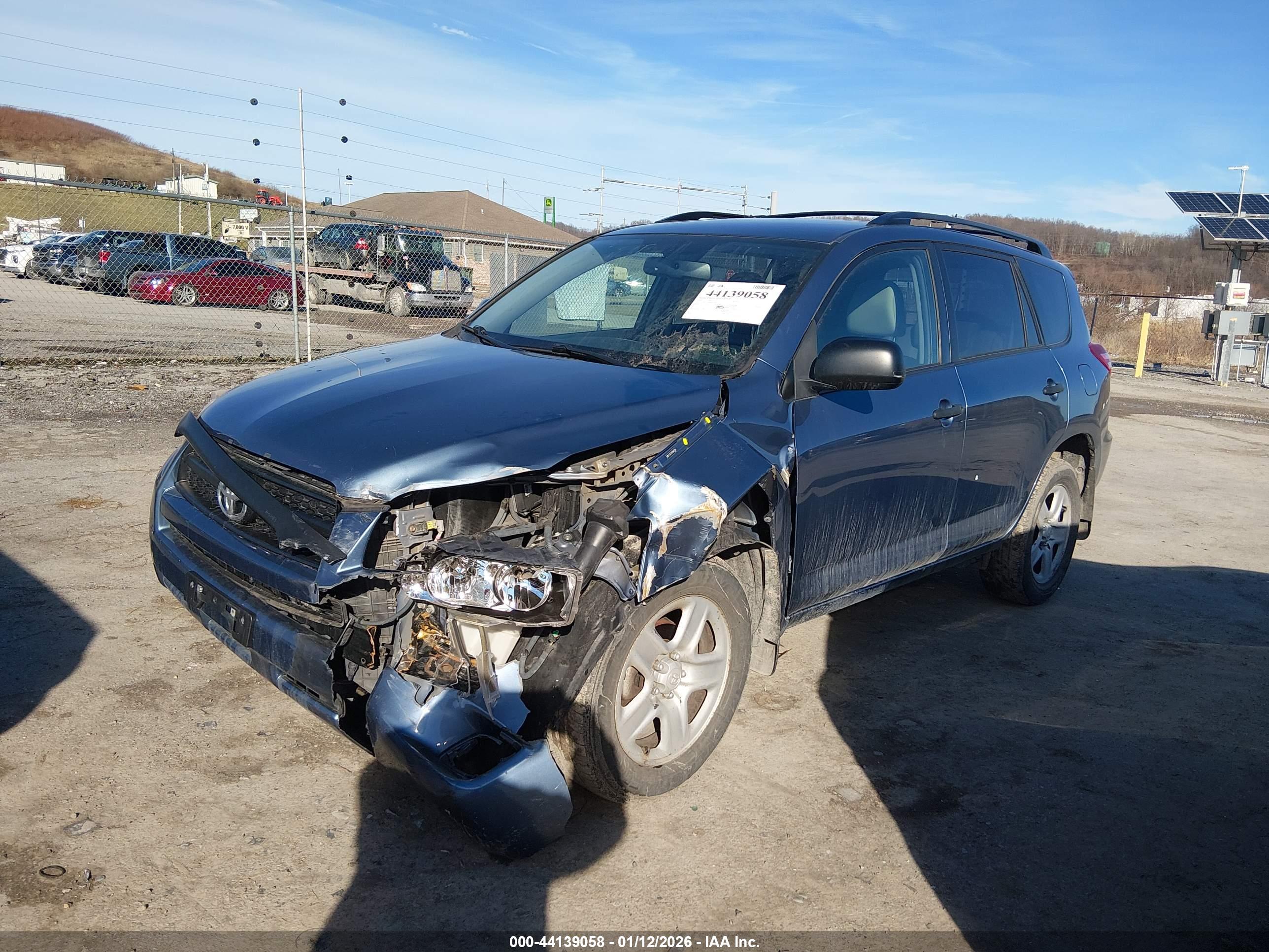 TOYOTA RAV4 image 2