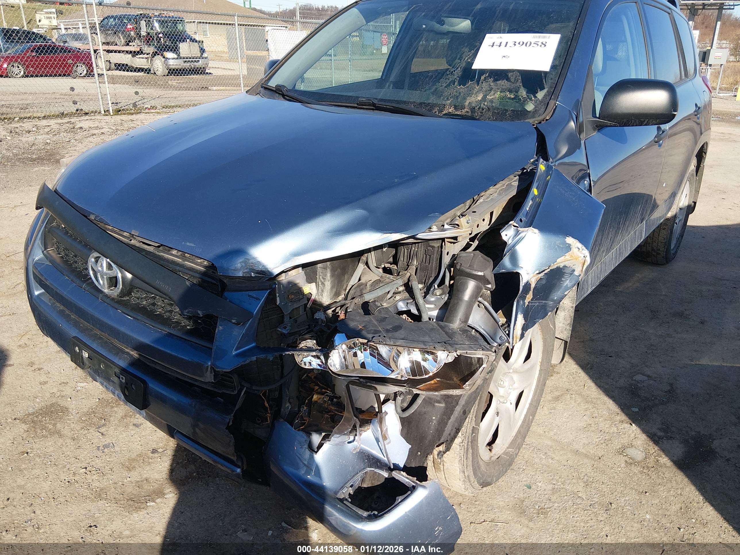 TOYOTA RAV4 image 6