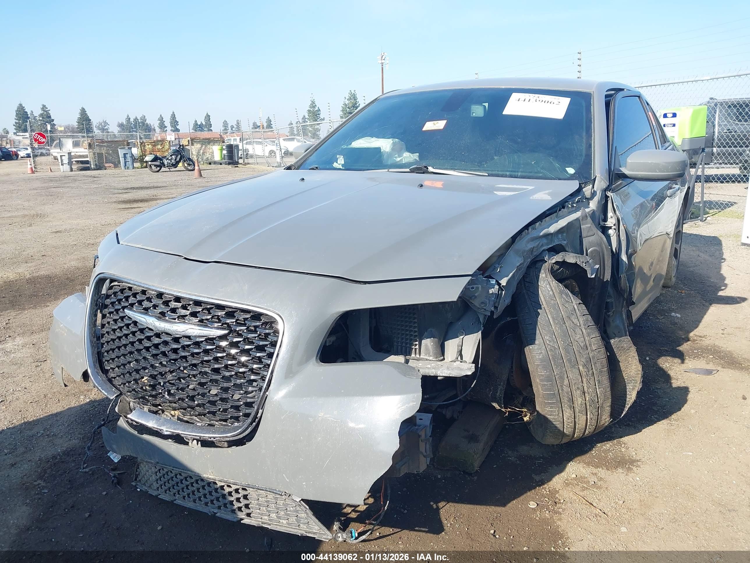 CHRYSLER 300 image 2