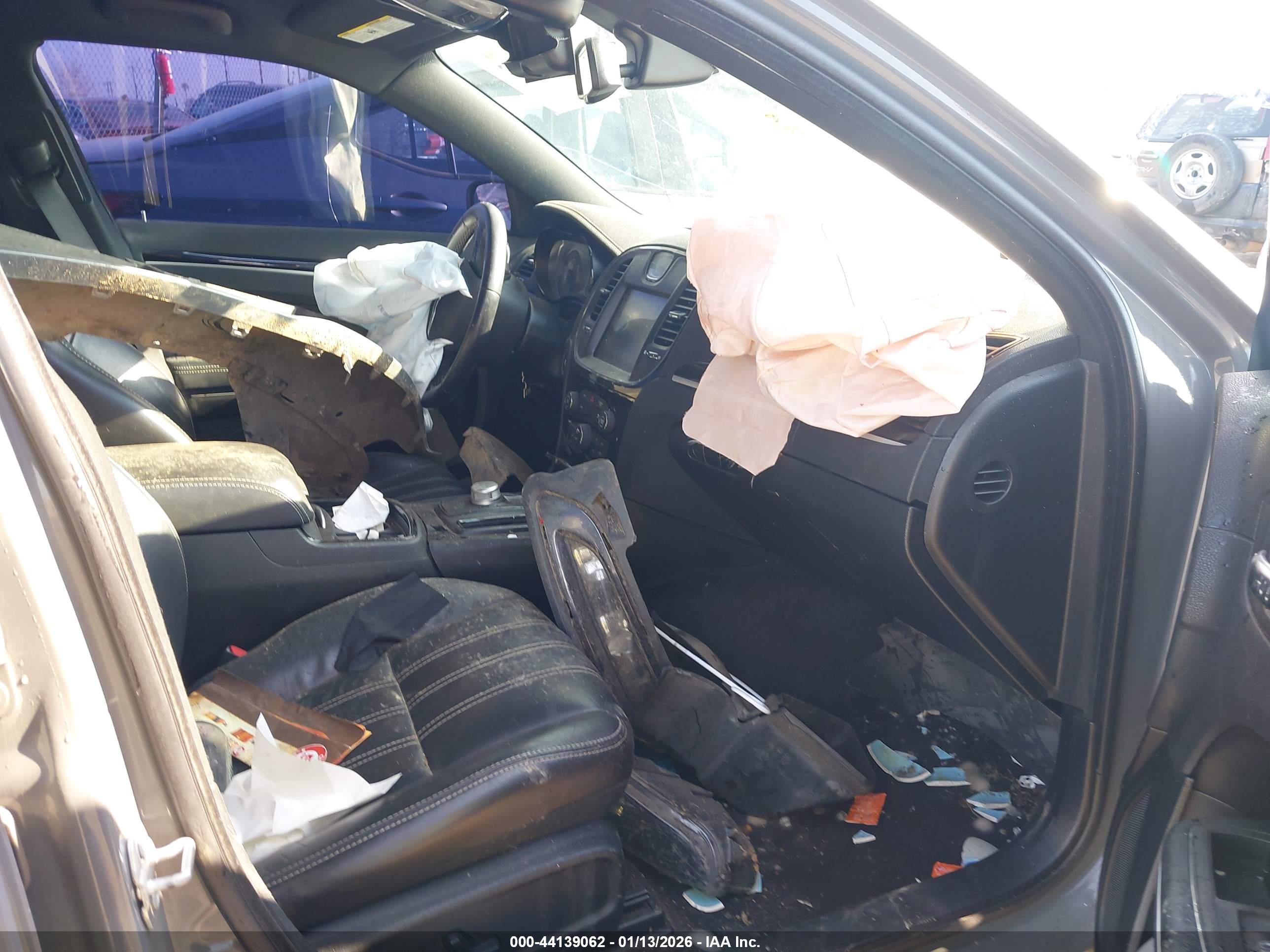 CHRYSLER 300 image 5