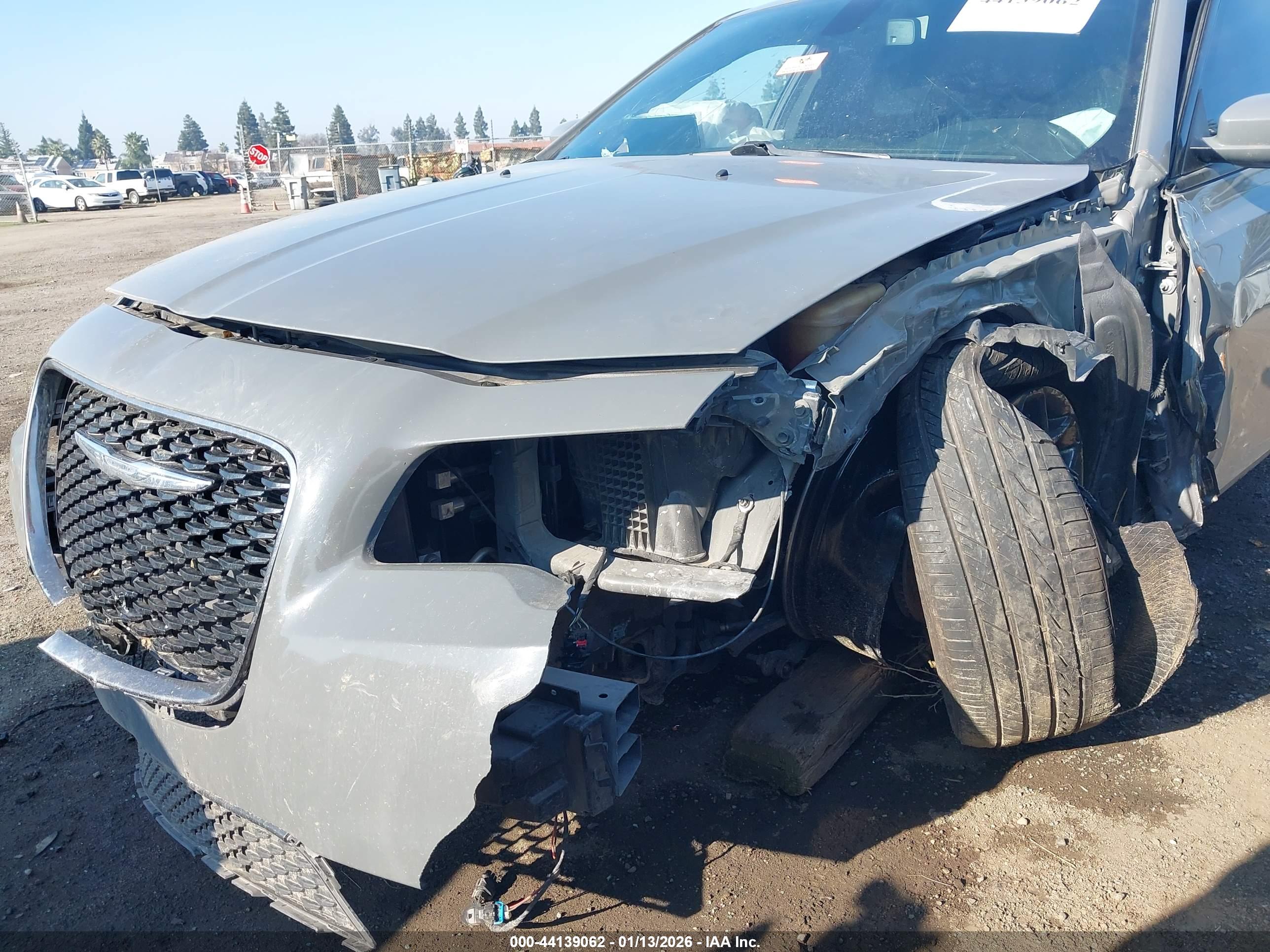 CHRYSLER 300 image 6