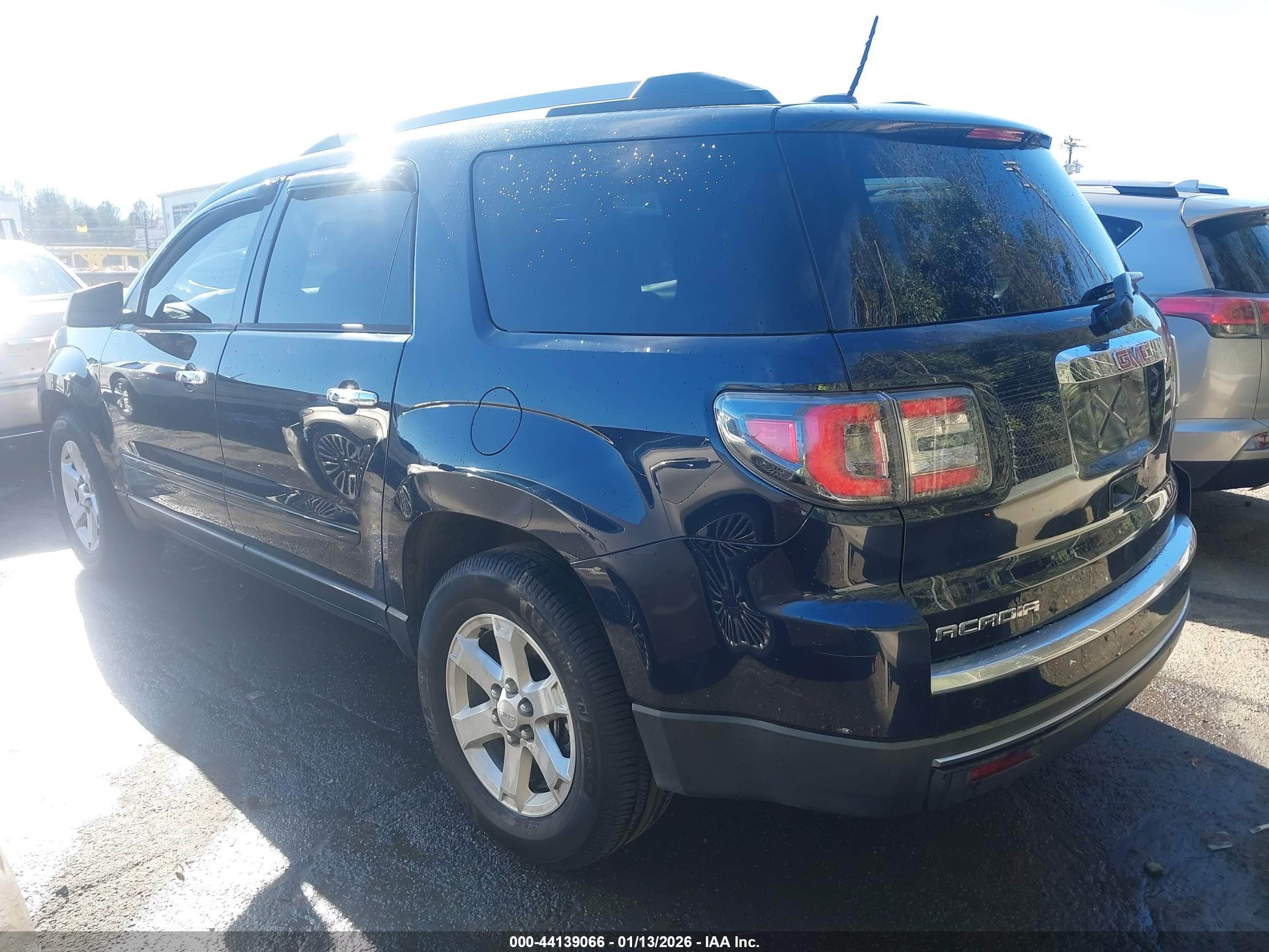 GMC ACADIA image 3