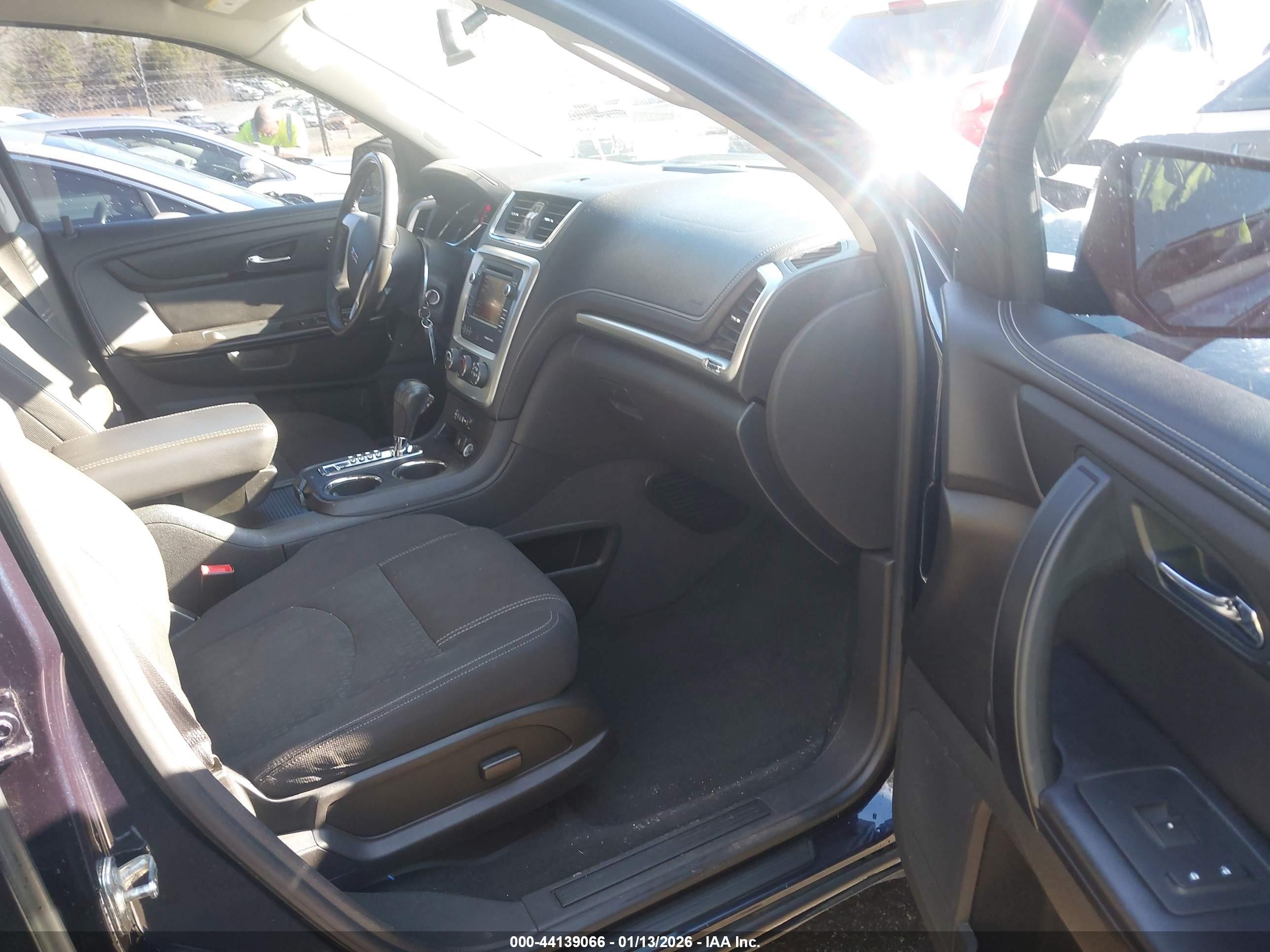 GMC ACADIA image 5