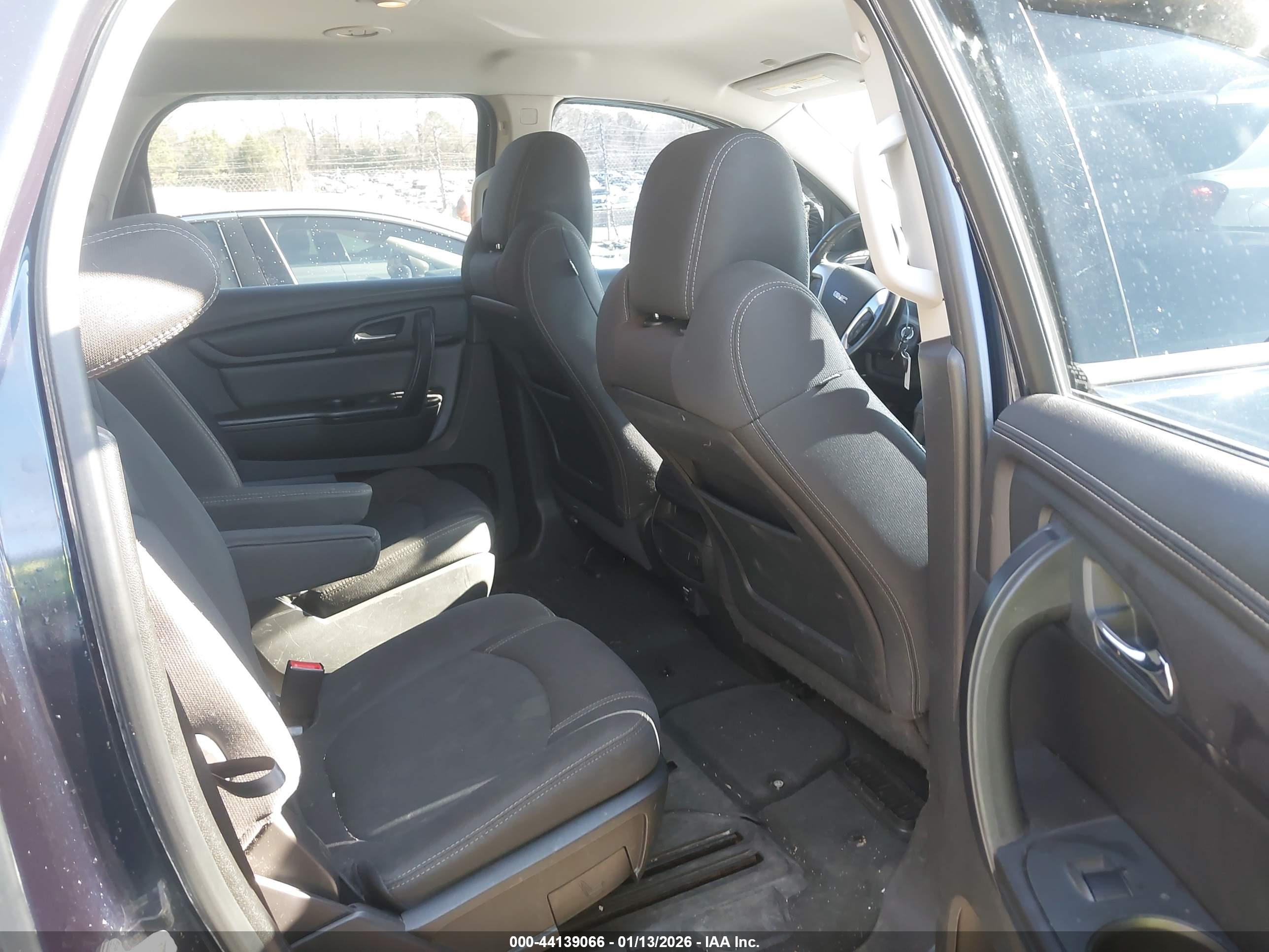 GMC ACADIA image 8