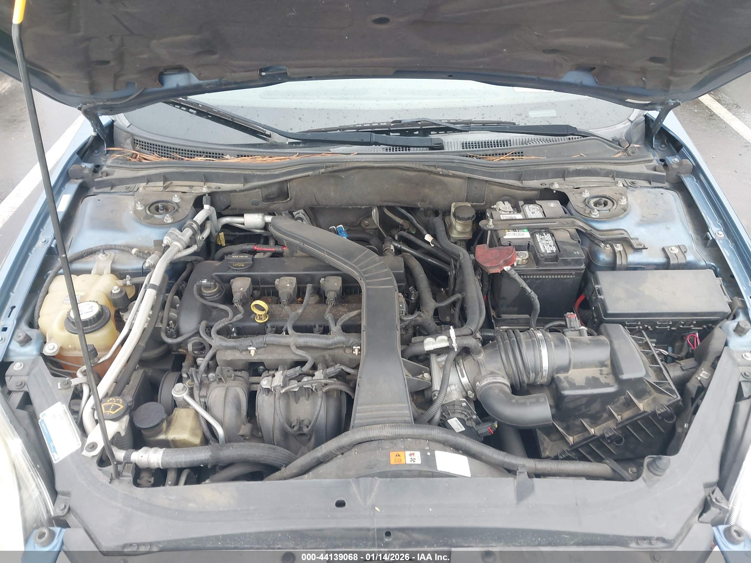 FORD FUSION image 10
