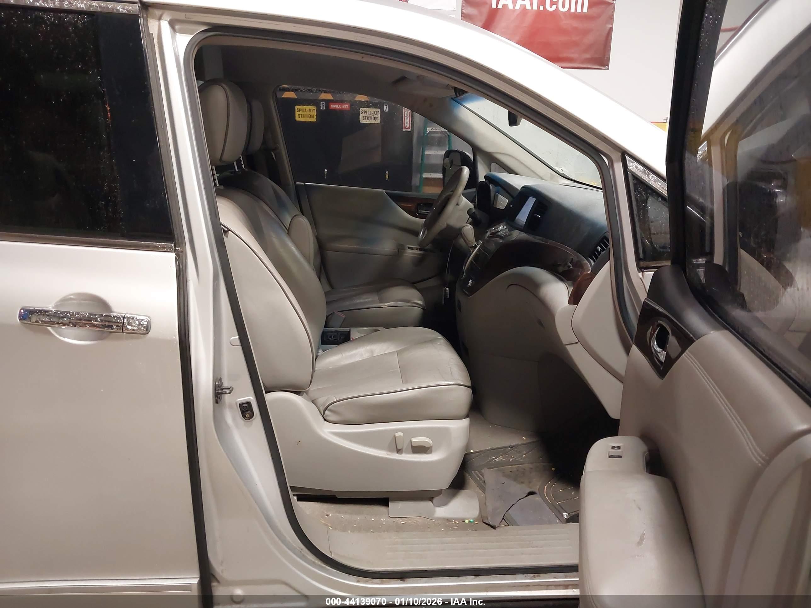 NISSAN QUEST image 5