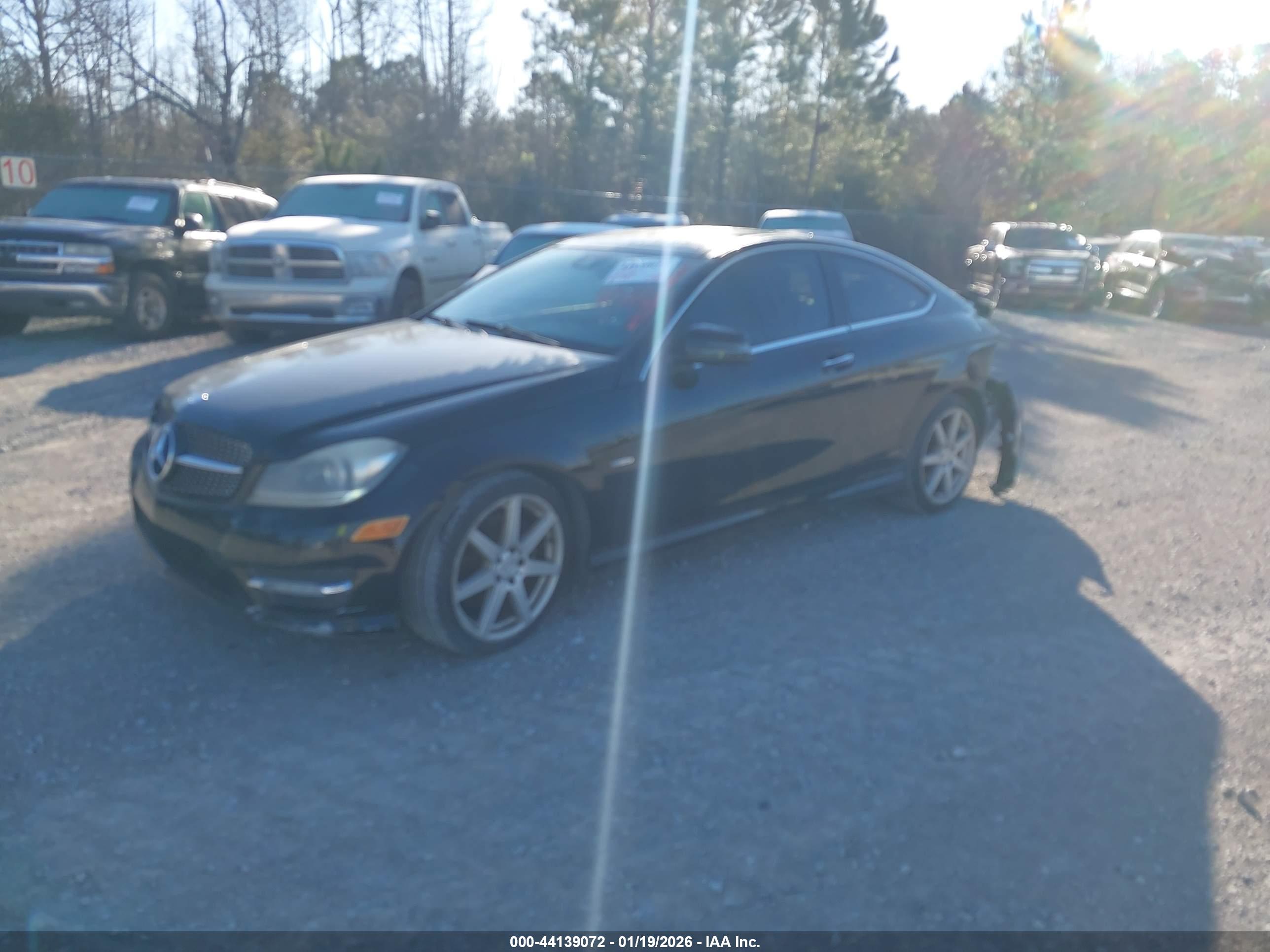 MERCEDES-BENZ C image 2