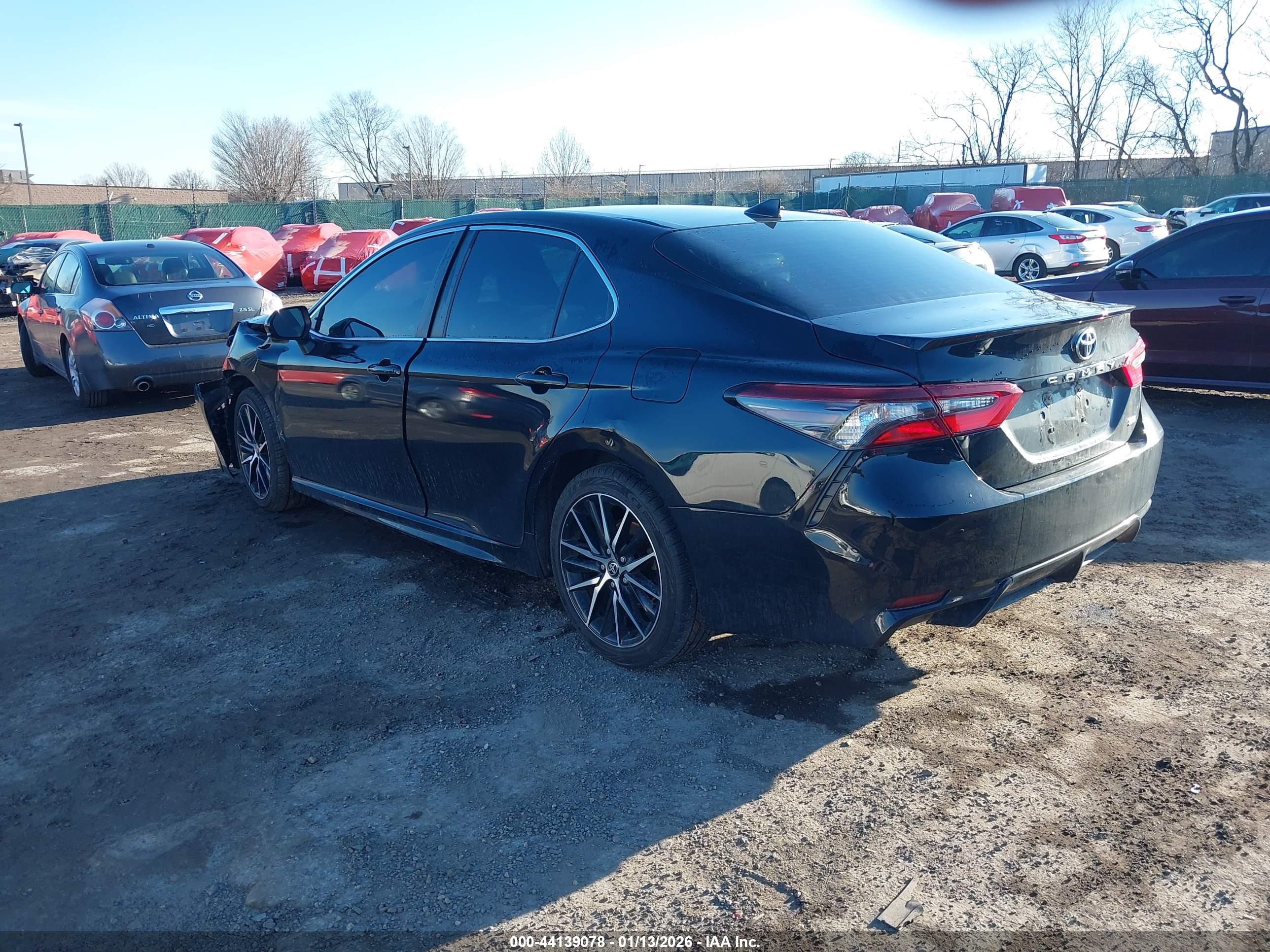 TOYOTA CAMRY image 3