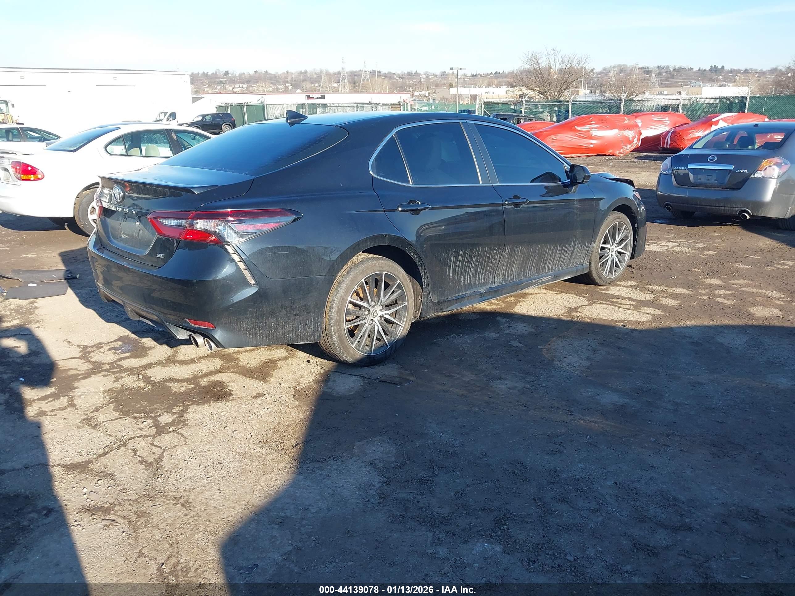 TOYOTA CAMRY image 4