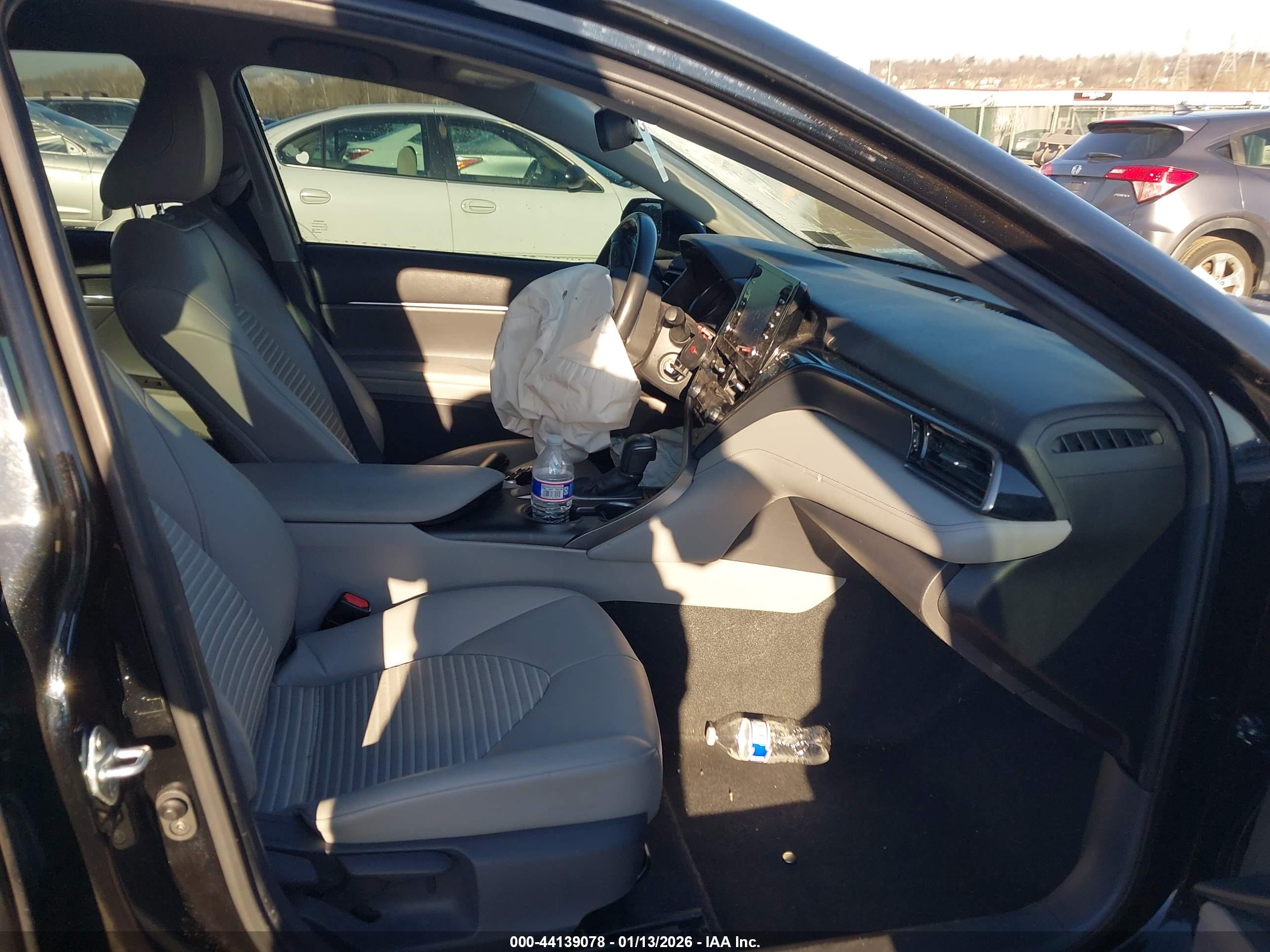 TOYOTA CAMRY image 5