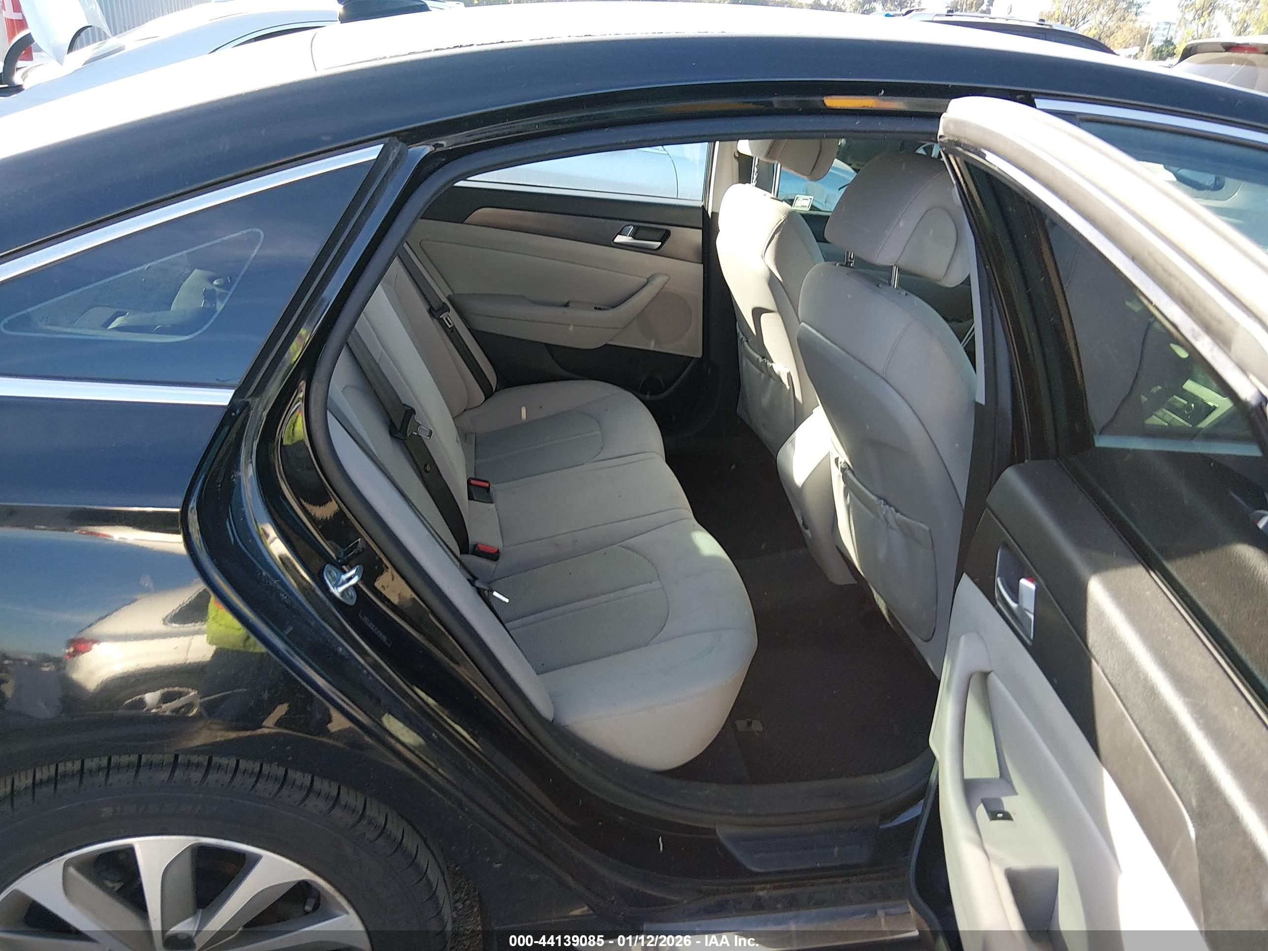 HYUNDAI SONATA image 8