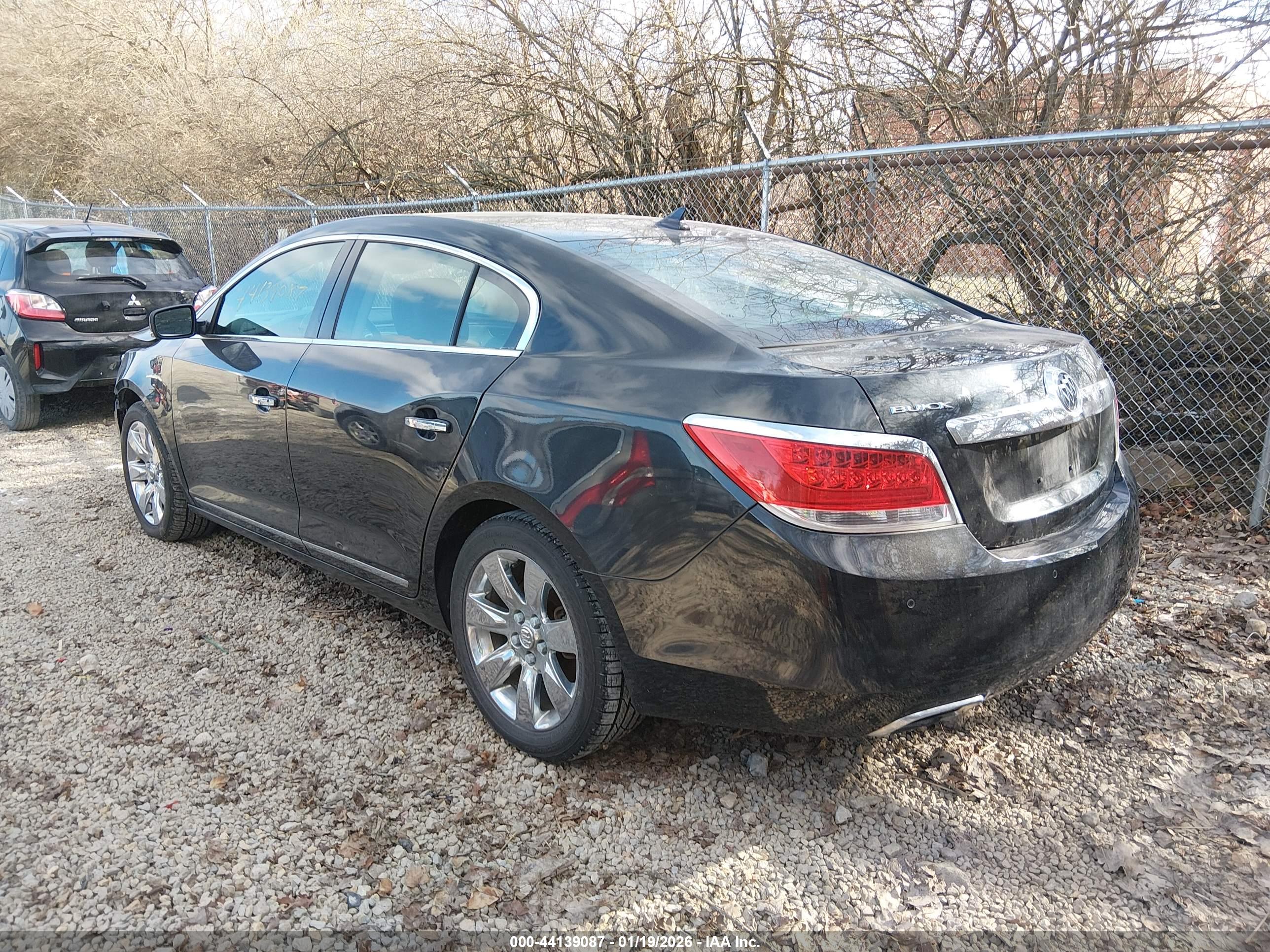 BUICK LACROSSE image 3