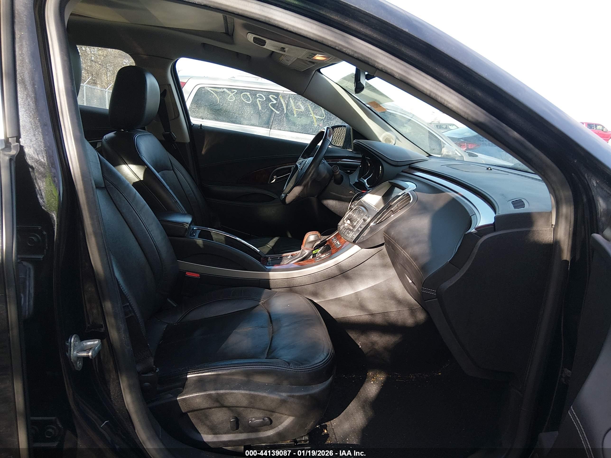 BUICK LACROSSE image 5